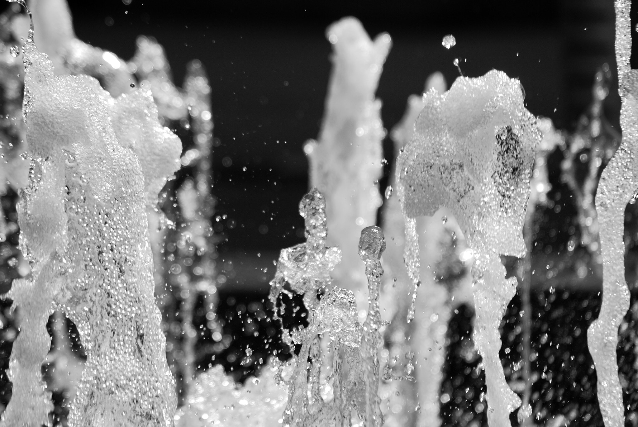 Nikon AF Nikkor 70-300mm F4-5.6G sample photo. Water figures photography