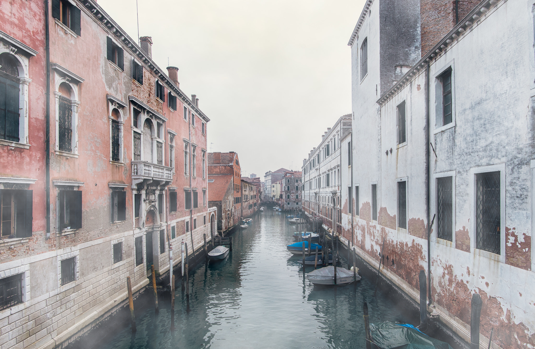 Nikon D610 + Nikon AF-S Nikkor 20mm F1.8G ED sample photo. Foggy day in venice photography