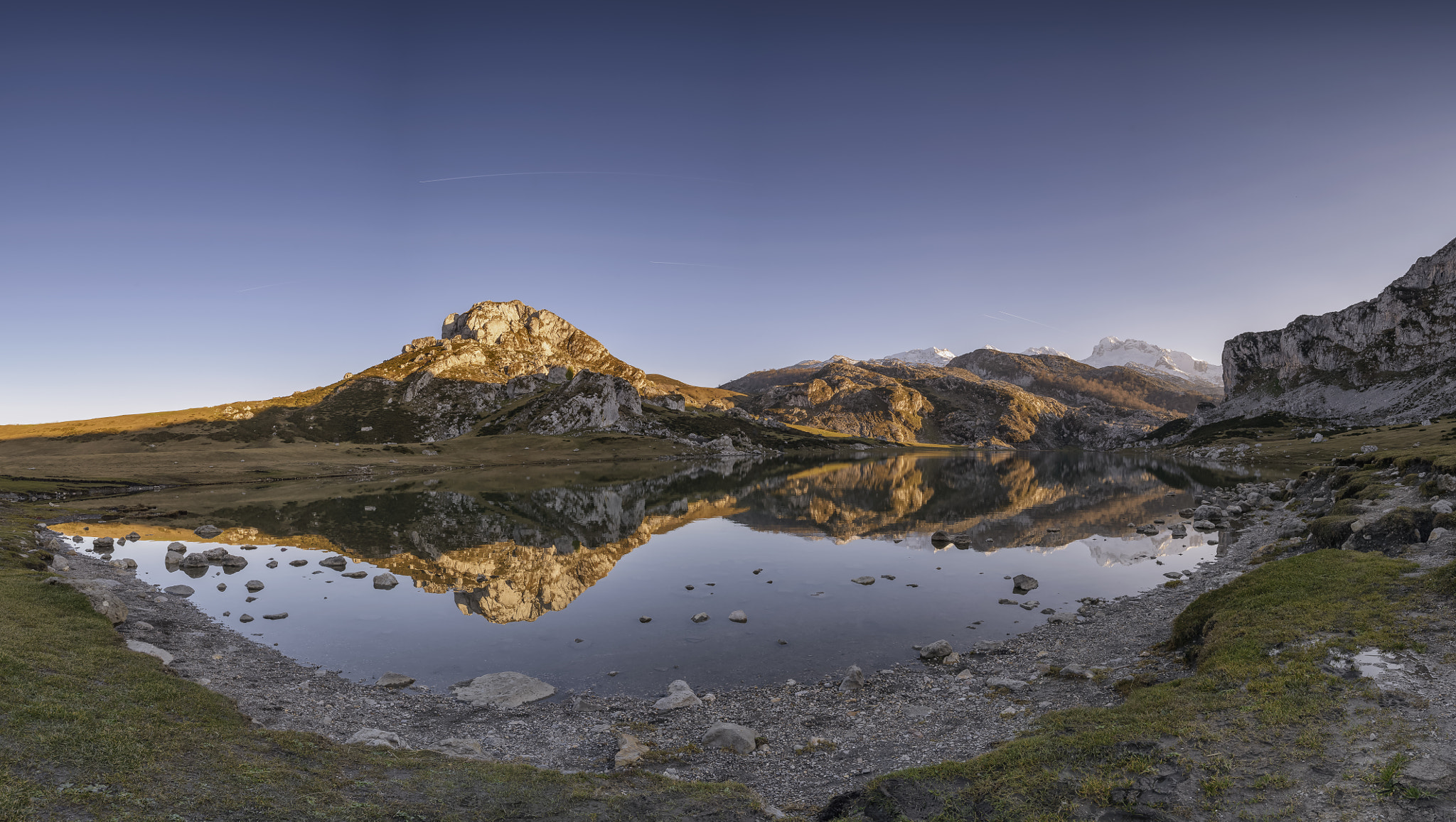 Tamron SP 15-30mm F2.8 Di VC USD sample photo. Reflejos lago ercina photography
