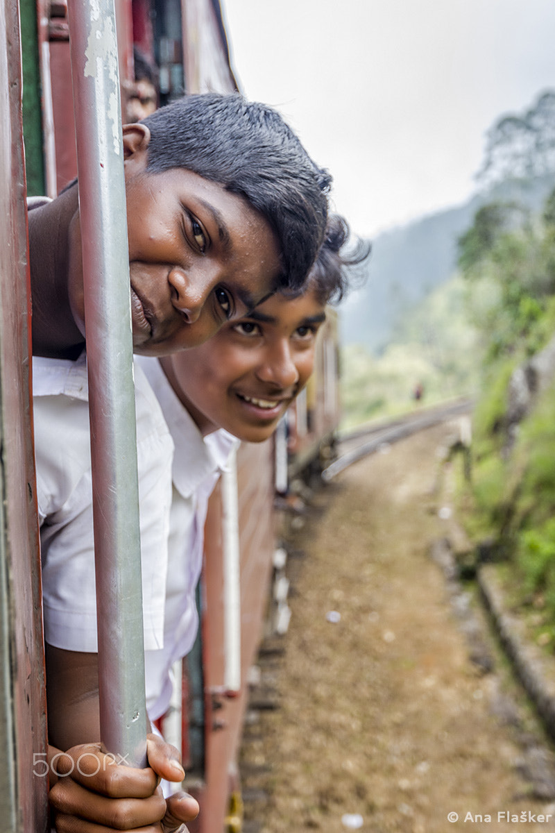 Nikon D7200 sample photo. Hanging on the train photography
