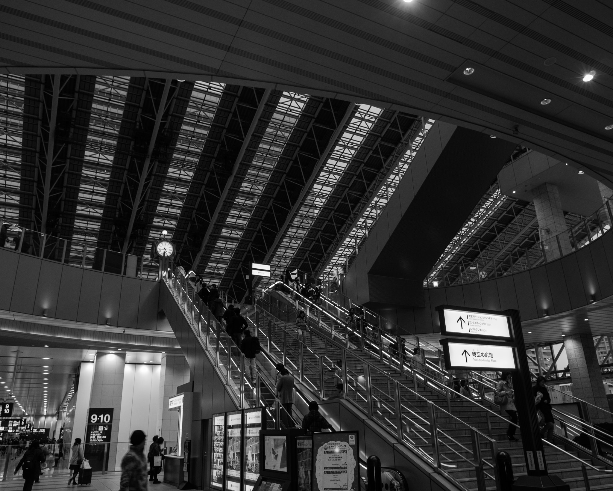 Pentax K-01 + Pentax smc DA 15mm F4 ED AL Limited sample photo. Osaka station photography