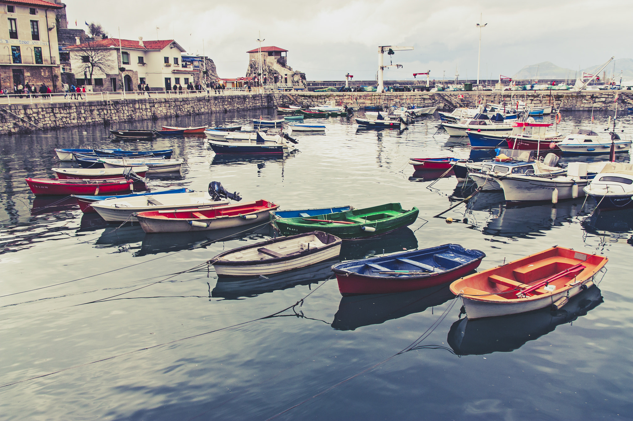 Canon EF-S 17-55mm F2.8 IS USM sample photo. Castro urdiales photography