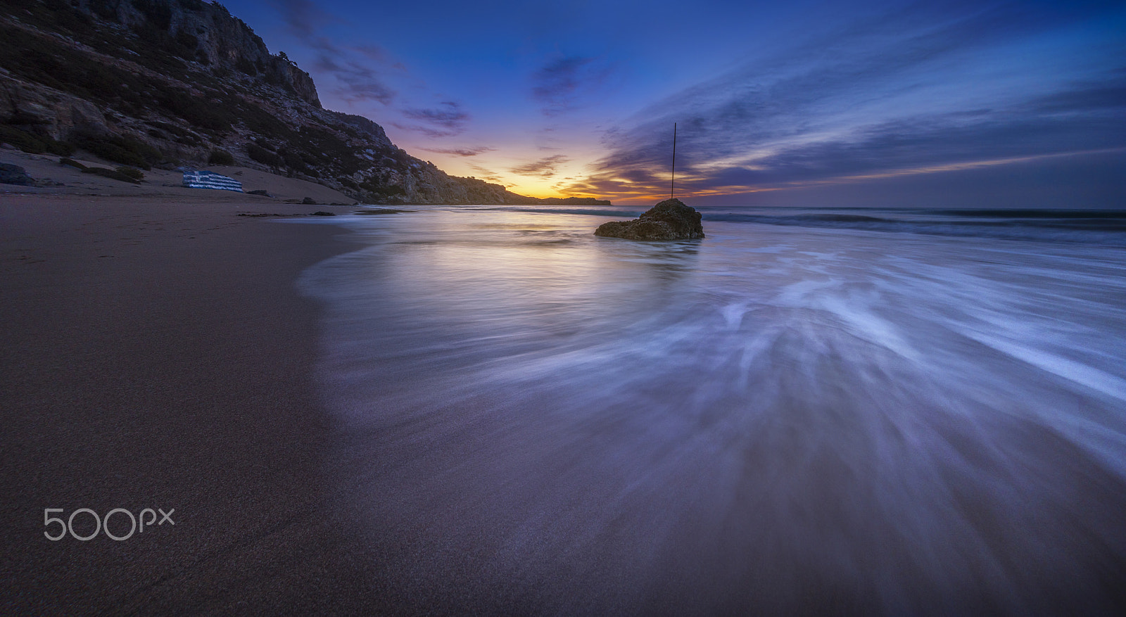 Samyang 12mm F2.8 ED AS NCS Fisheye sample photo. The rock photography