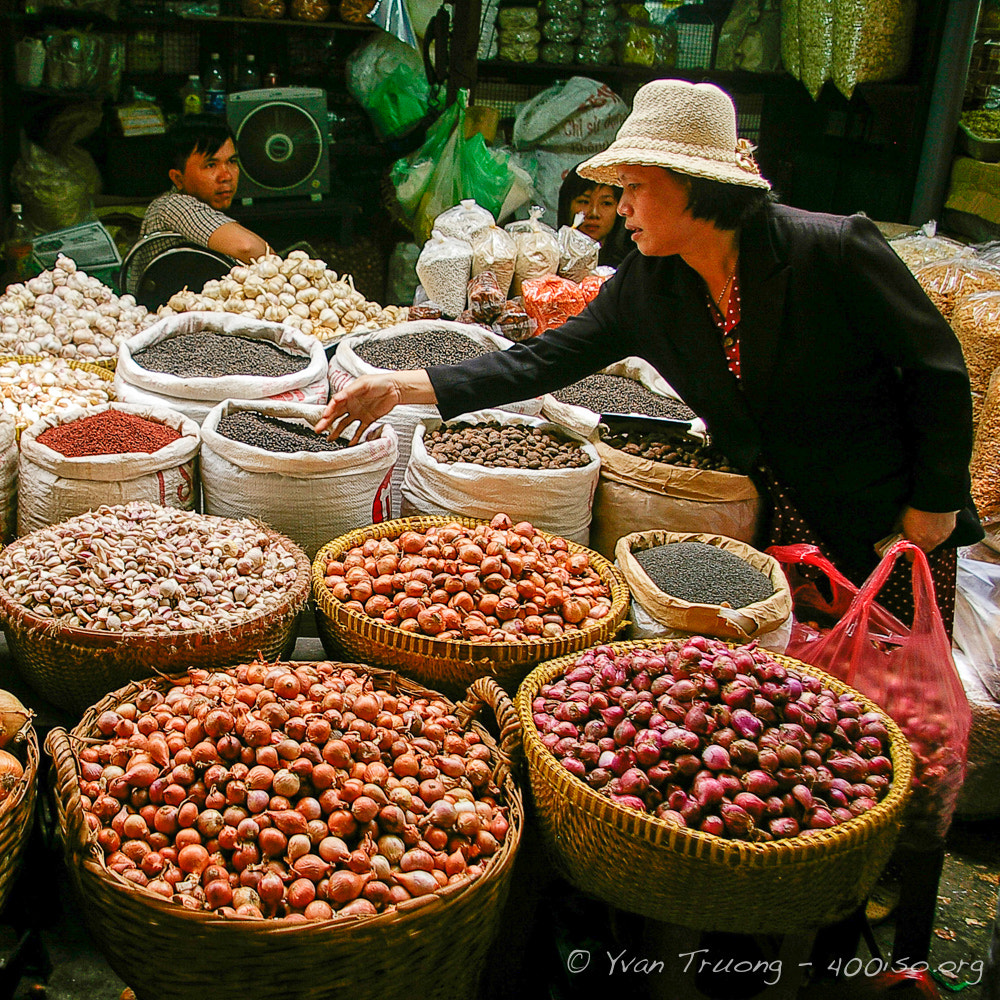 Pentax *ist DS sample photo. Marché vietnamien photography