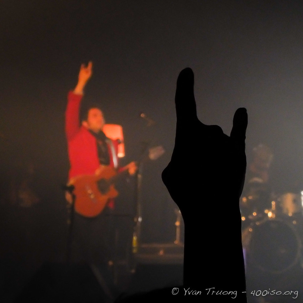 Fujifilm XF1 sample photo. M en concert photography