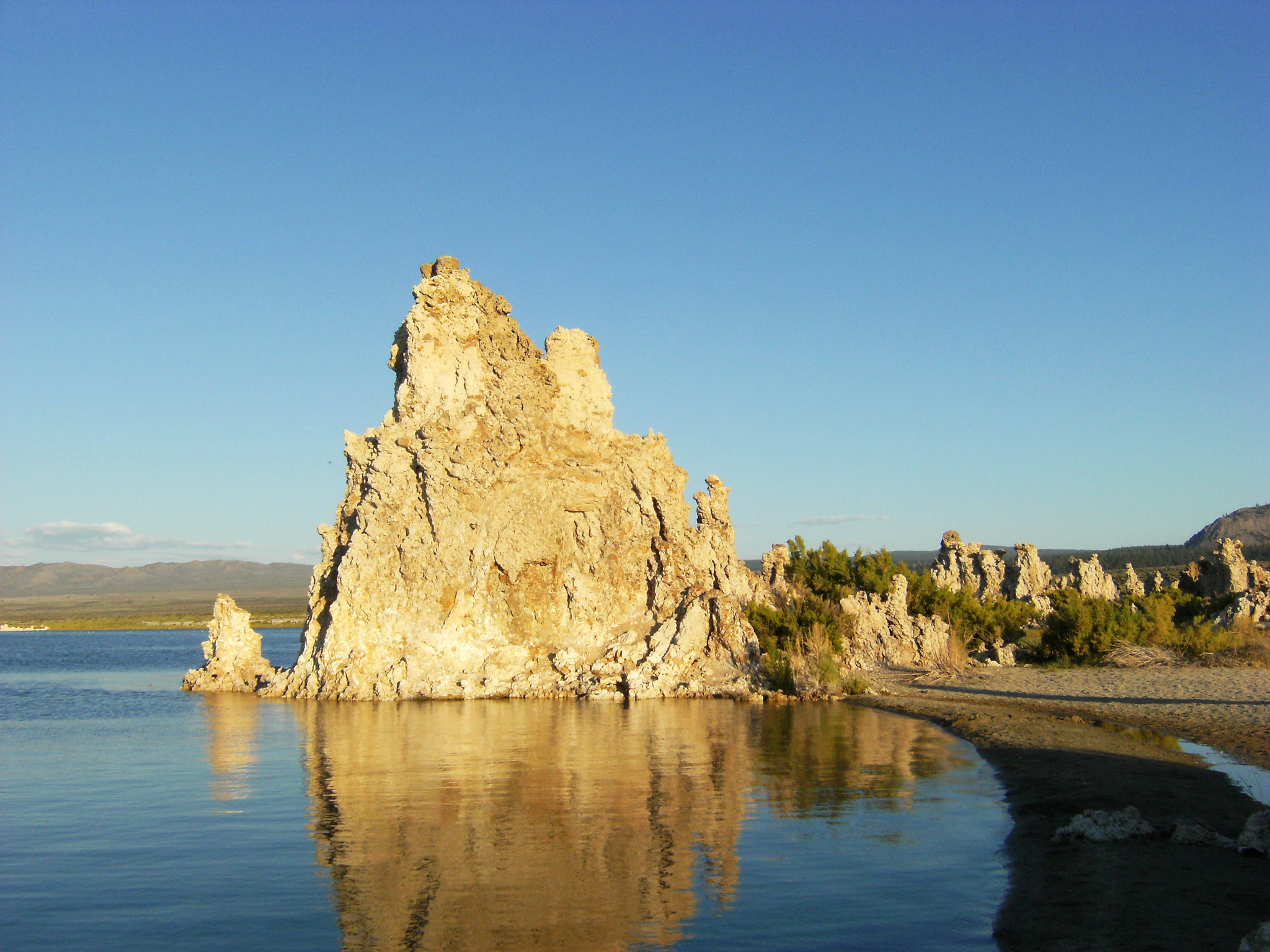 Fujifilm FinePix F480 sample photo. Mono lake photography