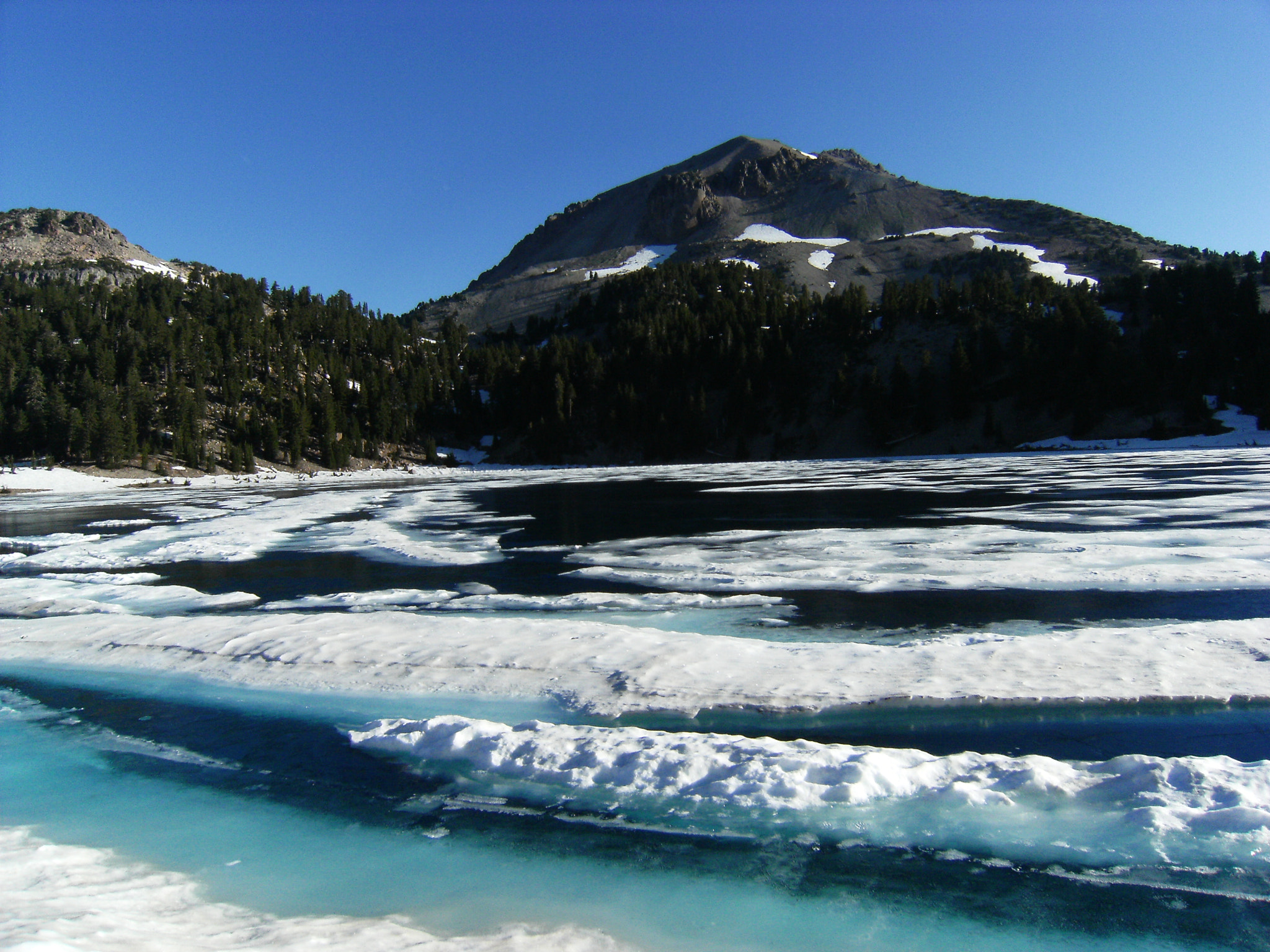 Fujifilm FinePix F480 sample photo. Lassen national park photography