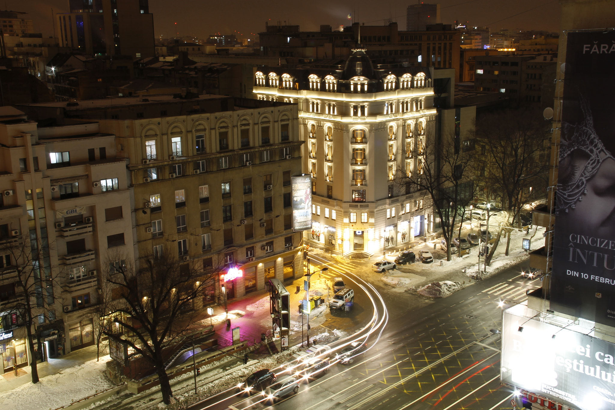 Canon EF-S 18-200mm F3.5-5.6 IS sample photo. Bucharest night photography