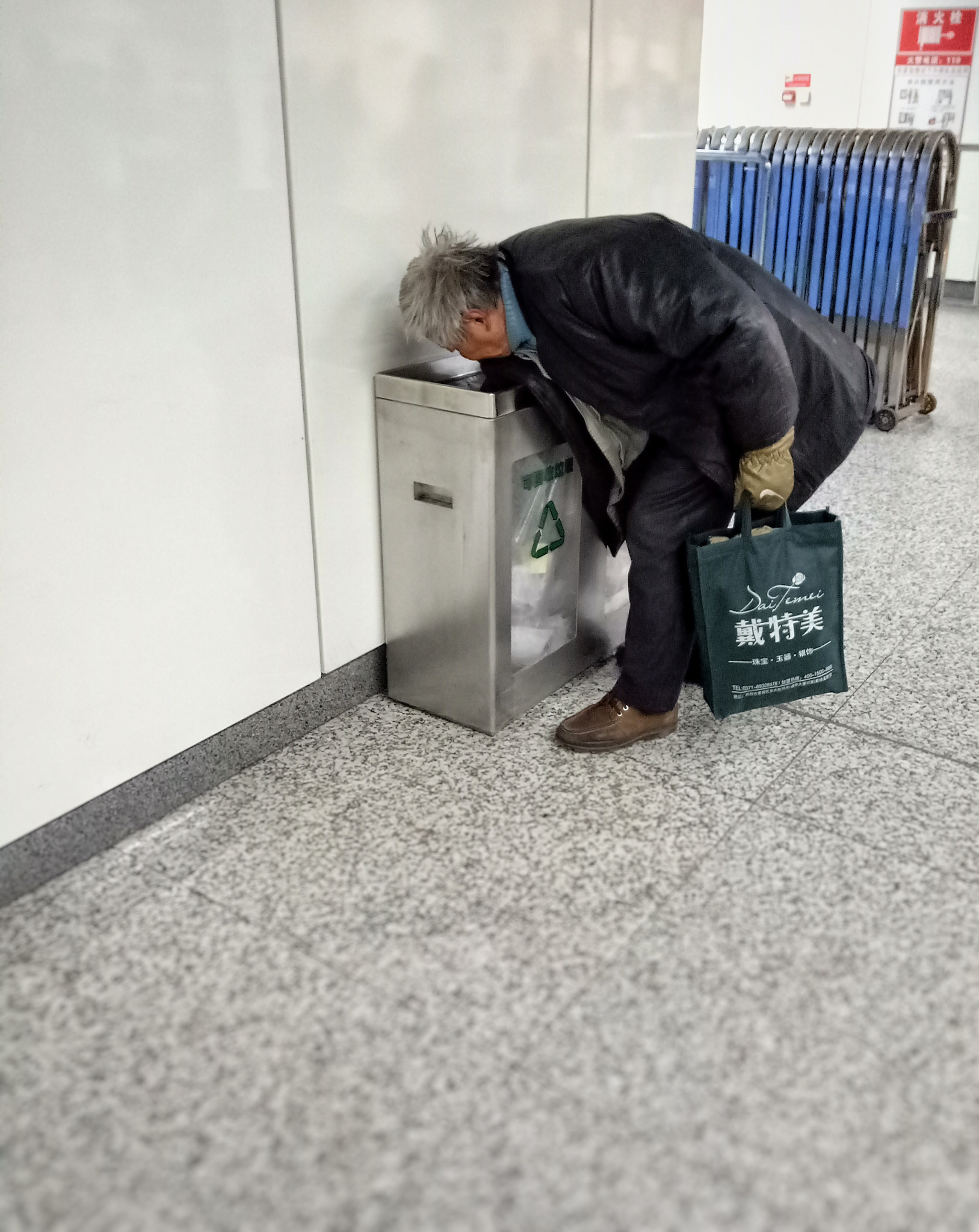 OPPO R9k sample photo. Sad  photography
