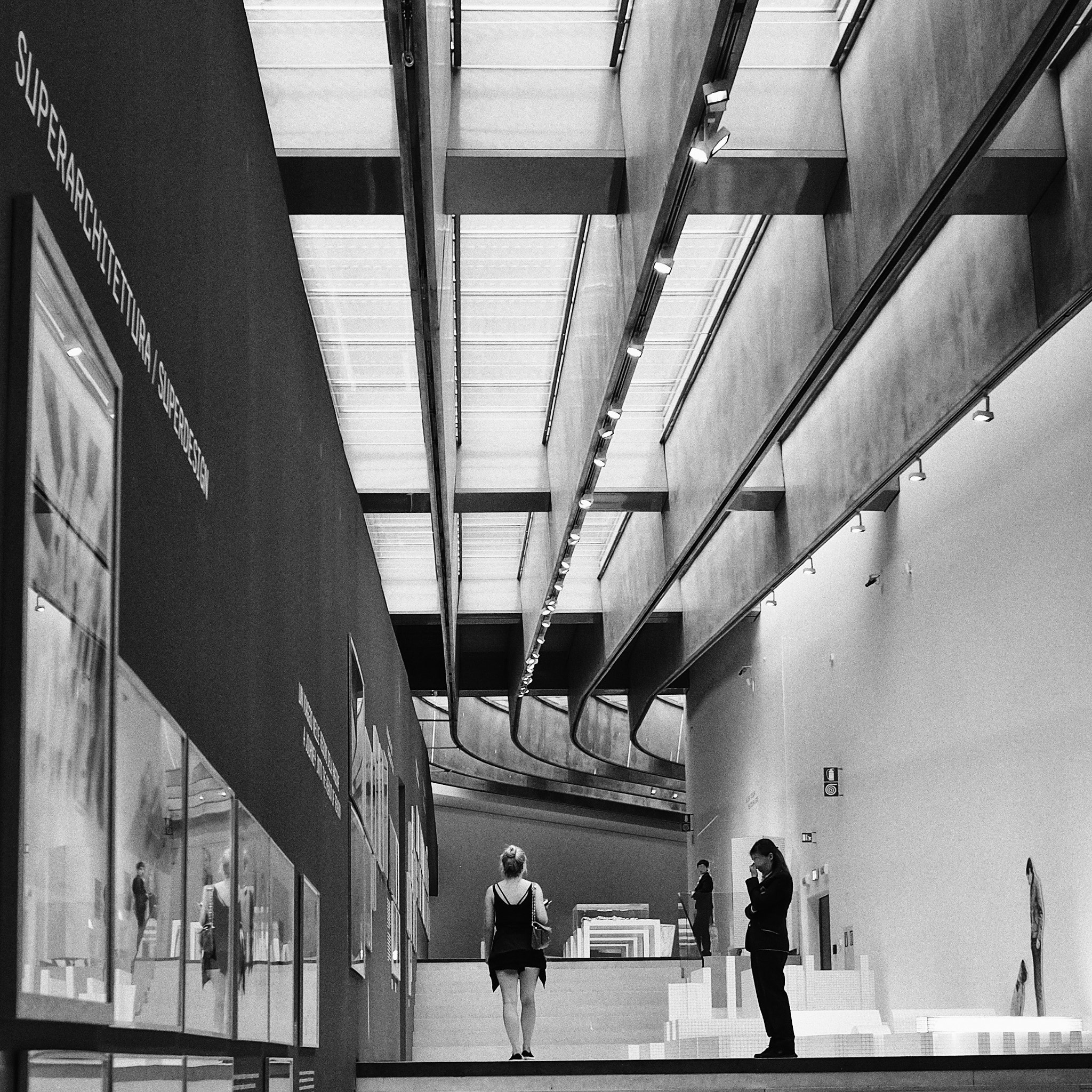 Olympus PEN E-PL7 + Olympus M.Zuiko Digital 17mm F1.8 sample photo. Un giorno al museo photography