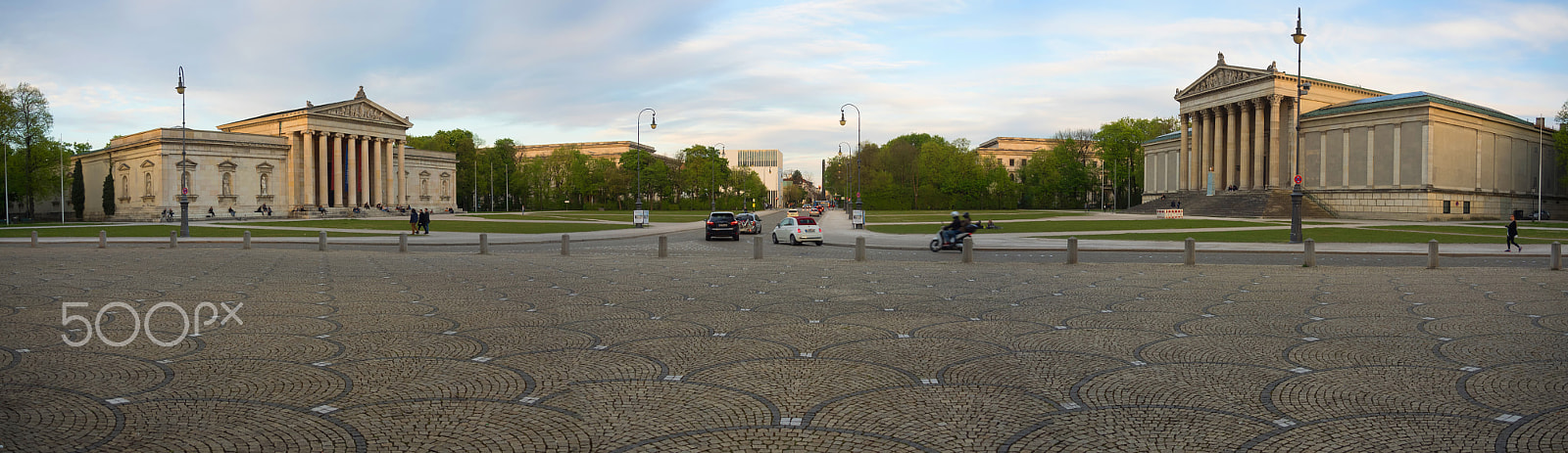 OLYMPUS M.14-150mm F4.0-5.6 II sample photo. Königsplatz in münchen photography