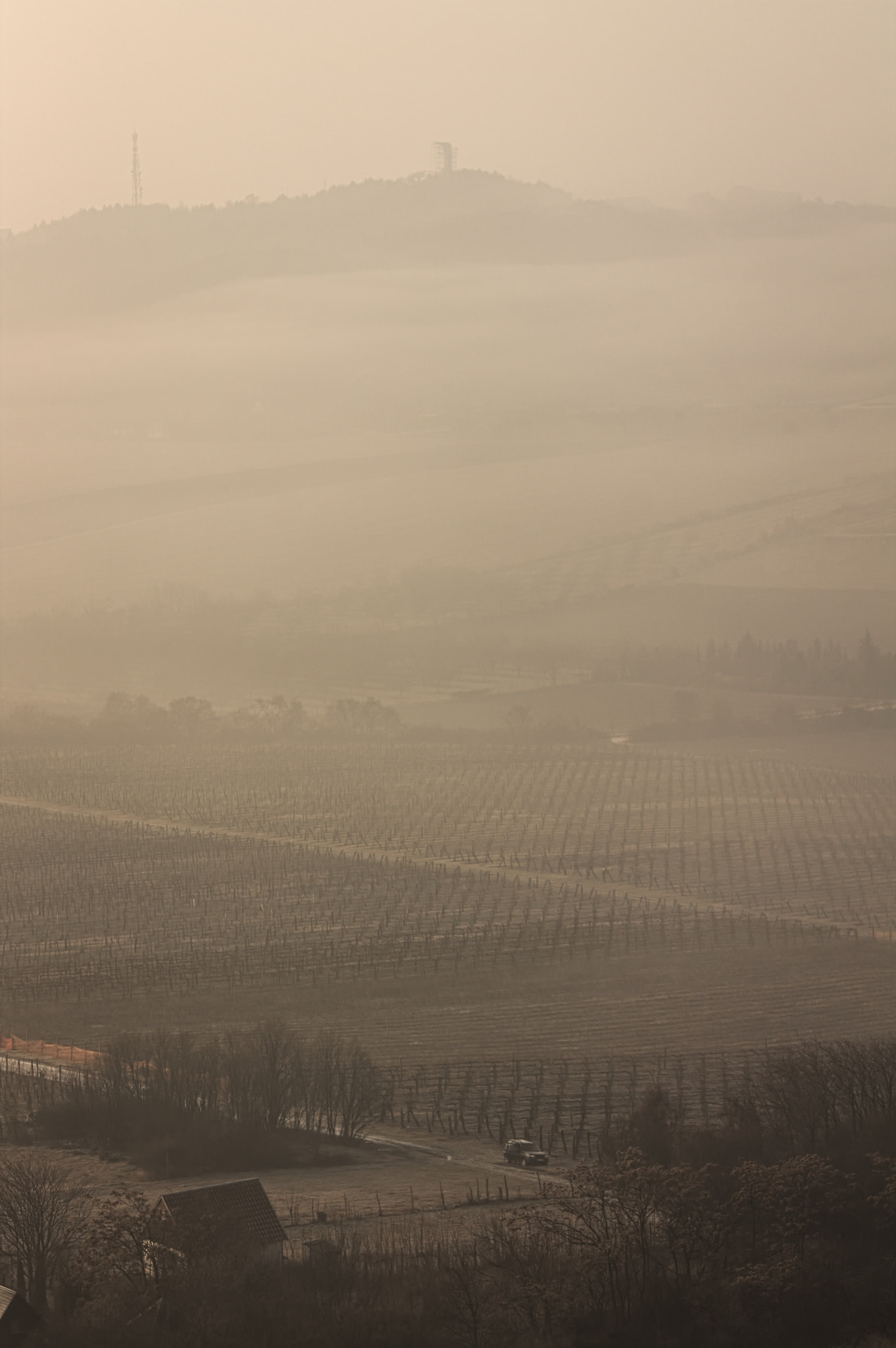 Sigma 70-300mm F4-5.6 APO DG Macro sample photo. Below the hills photography