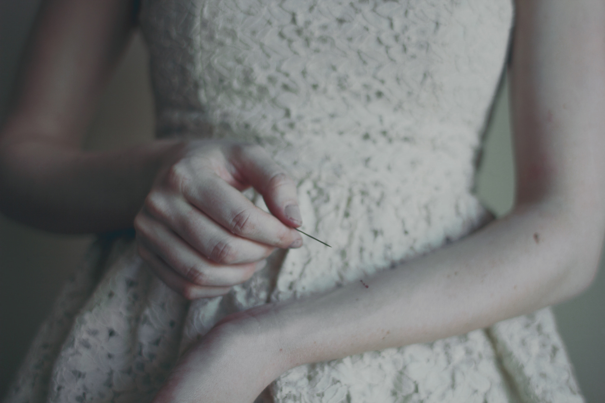 Canon EF 28mm F1.8 USM sample photo. Like drawing blood photography