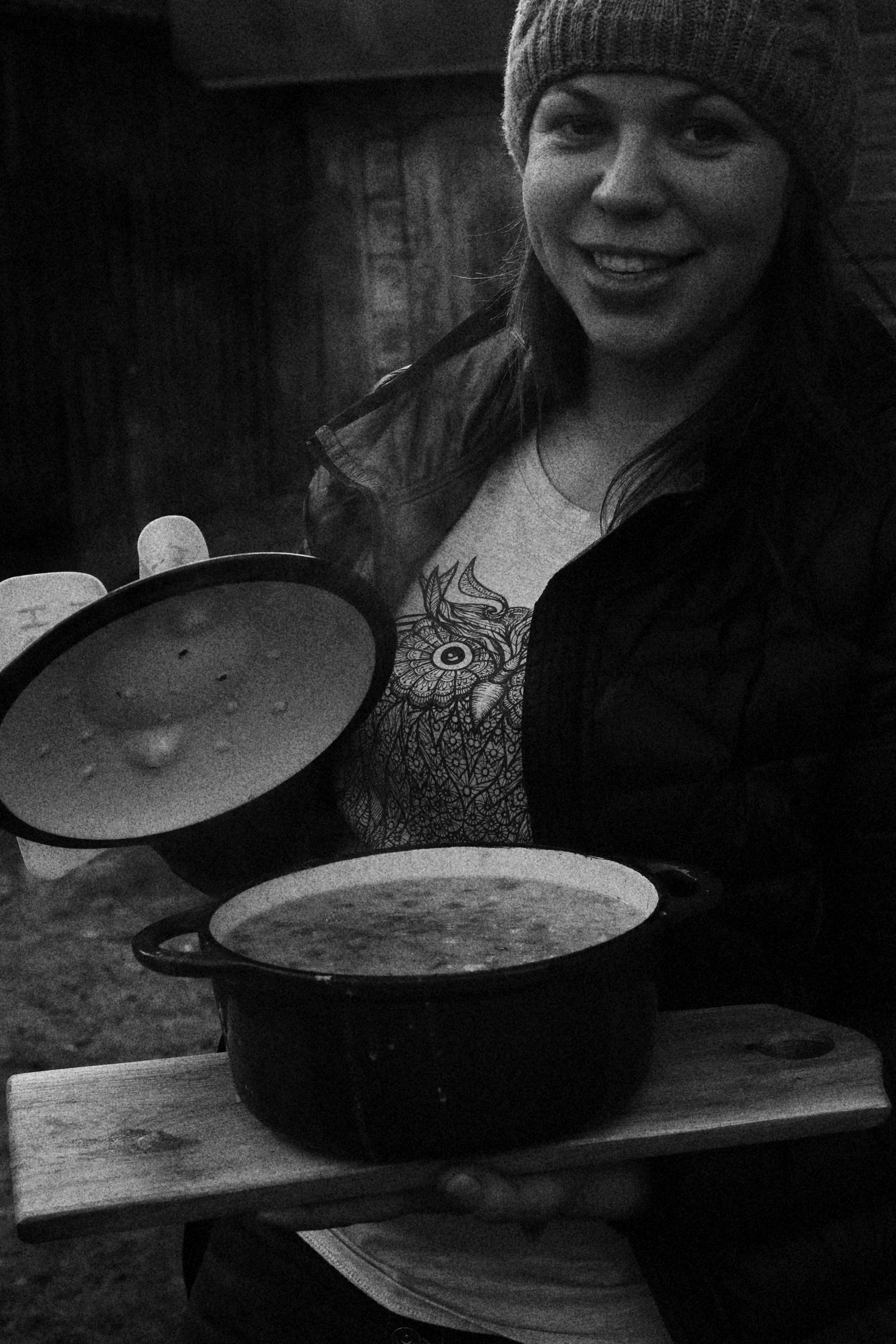 Canon EOS 760D (EOS Rebel T6s / EOS 8000D) sample photo. Warm soup outside in winter photography