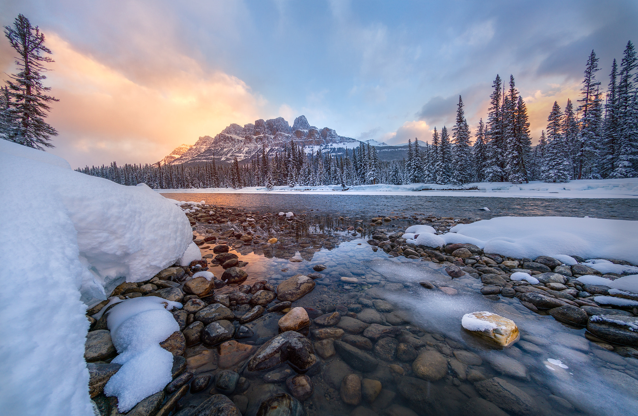Sony a7R II + Voigtlander HELIAR-HYPER WIDE 10mm F5.6 sample photo. Castlemountain photography