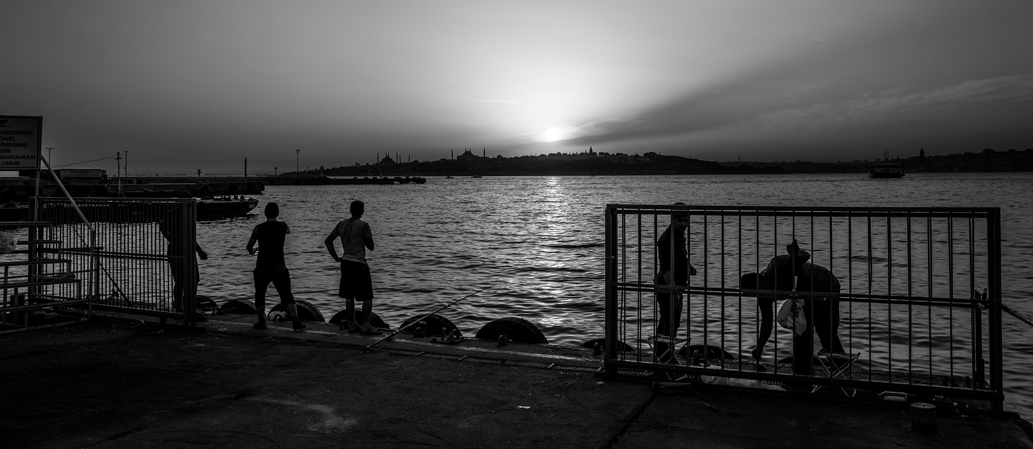 Sony a7 II + Sony FE 24-70mm F2.8 GM sample photo. Sonnenuntergang sw photography