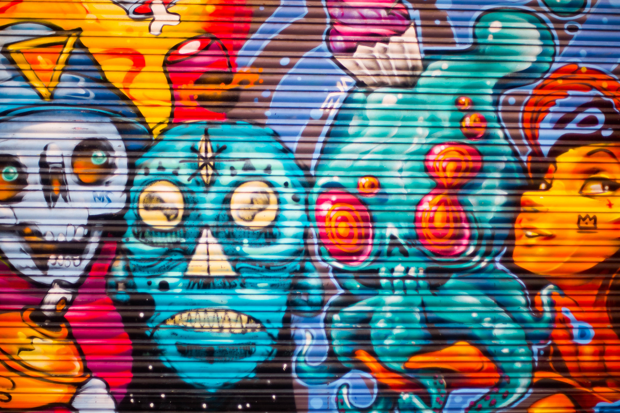 Fujifilm X-E1 sample photo. Stranger faces in the door photography