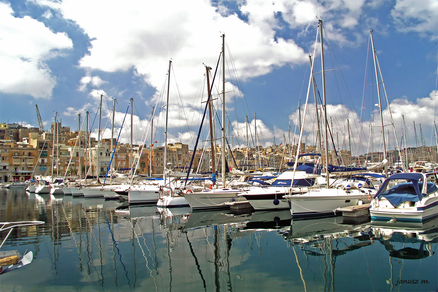 KONICA MINOLTA DiMAGE A200 sample photo. Marina in la valletta photography
