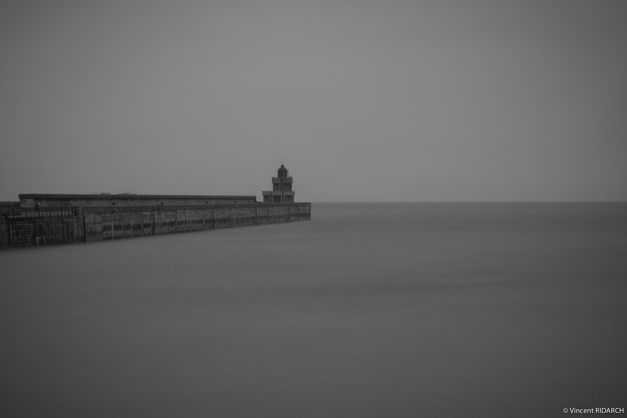 Canon EOS 600D (Rebel EOS T3i / EOS Kiss X5) + Canon EF 24-70mm F2.8L USM sample photo. Phare de dieppe / lighthouse of dieppe 2 photography