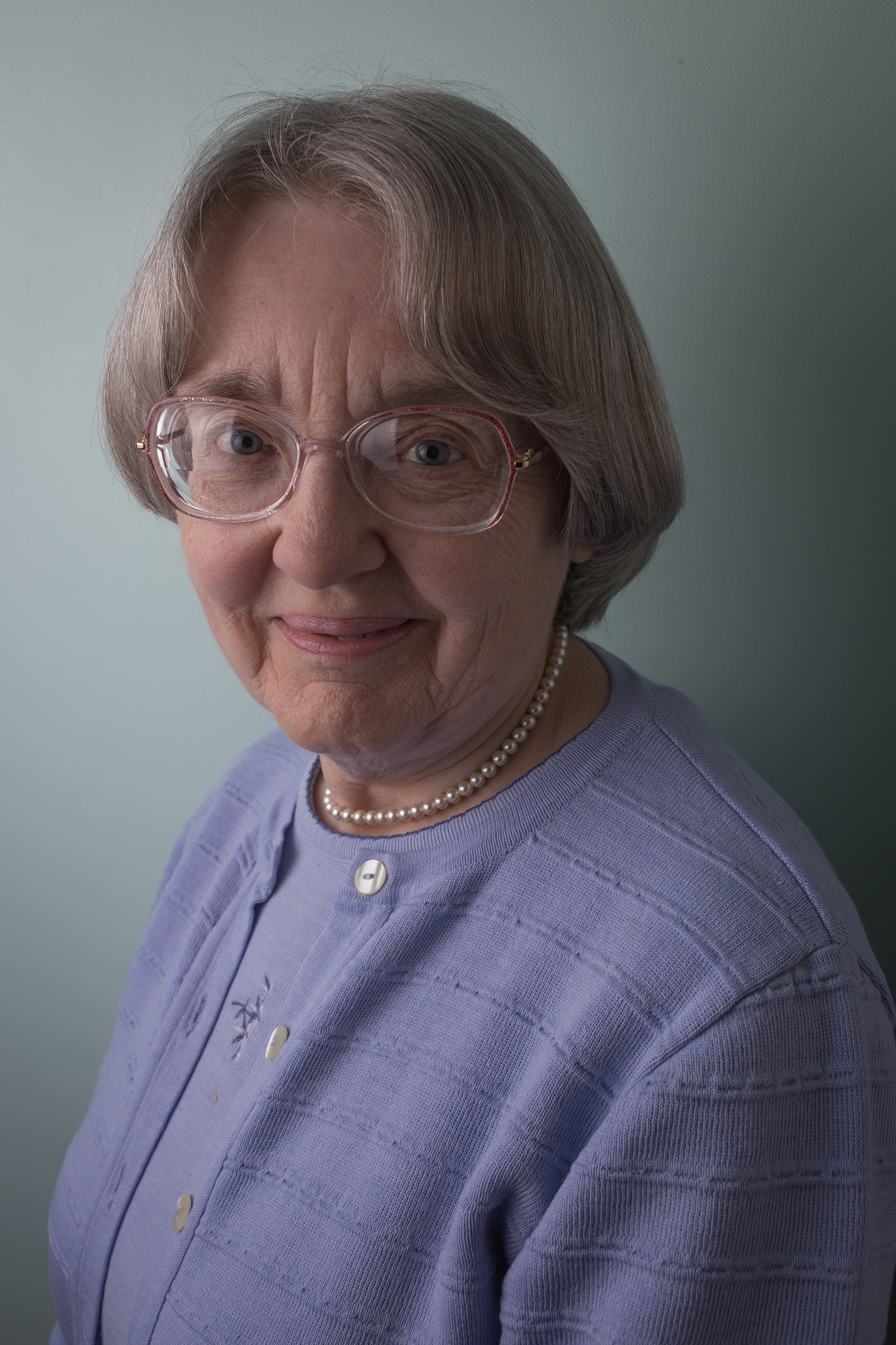 Canon EOS 6D + Canon EF 35mm F2 sample photo. Mum photography