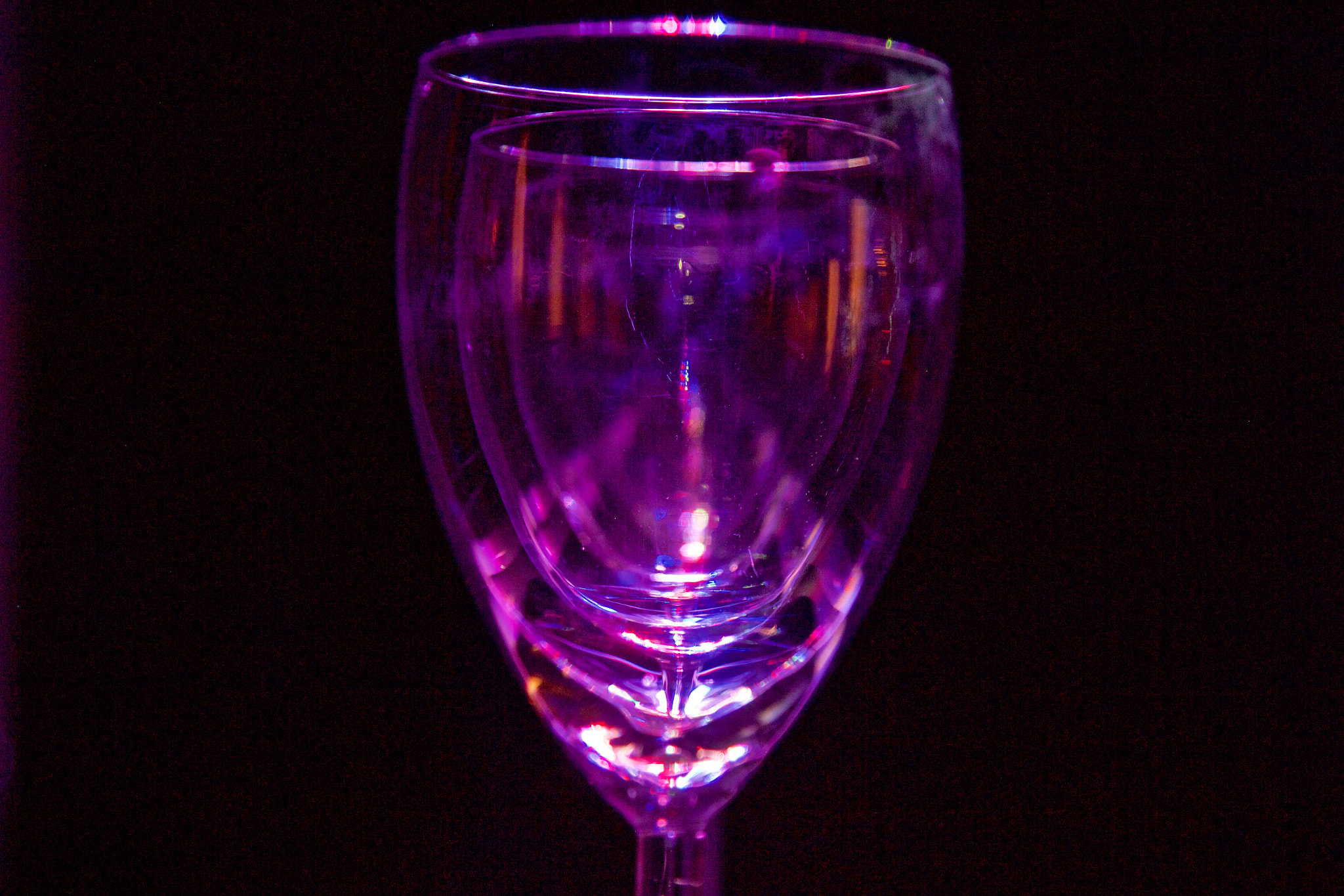 Canon EOS 700D (EOS Rebel T5i / EOS Kiss X7i) + Canon EF 24-105mm F4L IS USM sample photo. Wine glasses colour photography