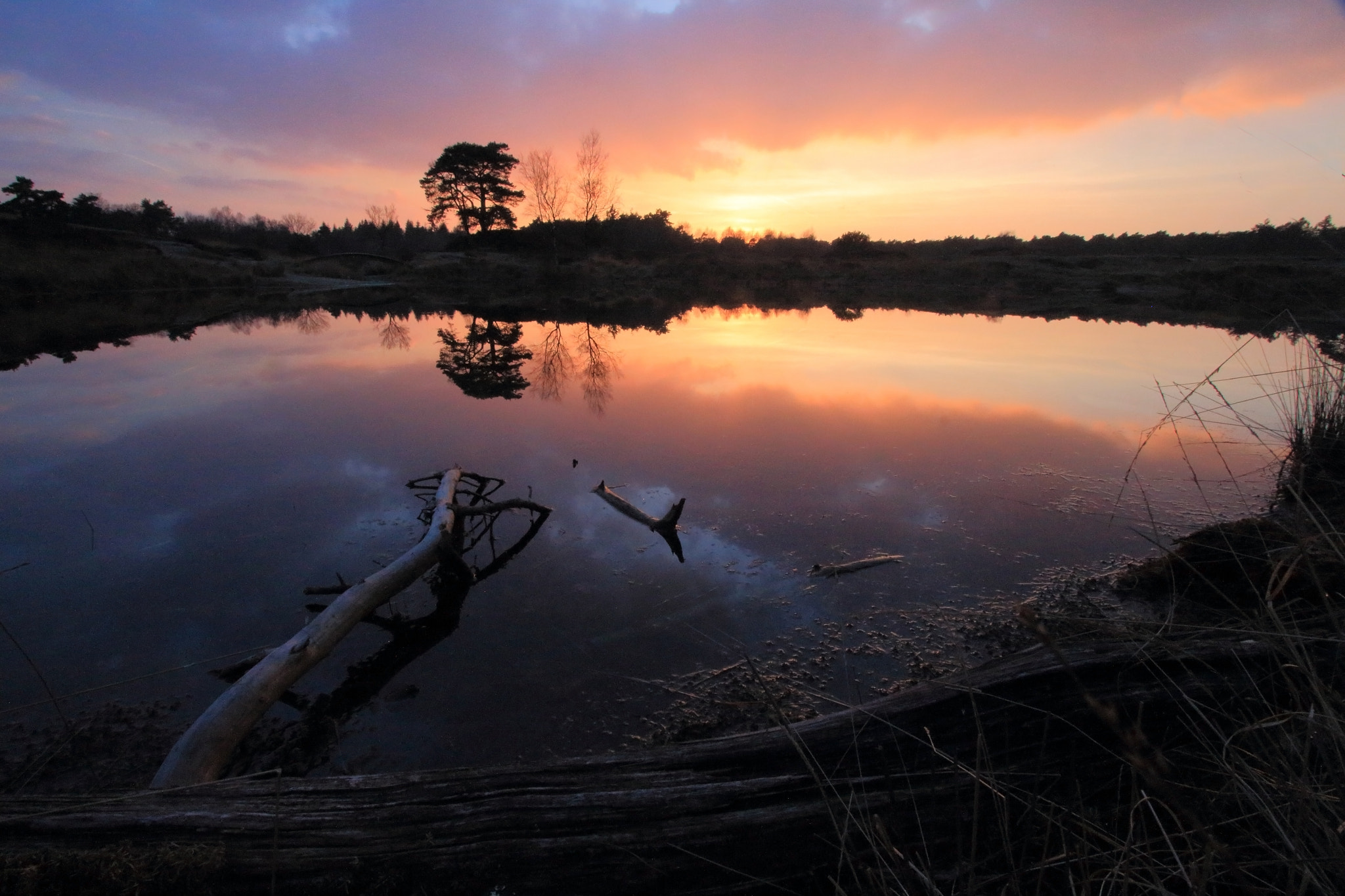 Canon EF-S 10-22mm F3.5-4.5 USM sample photo. Lake photography