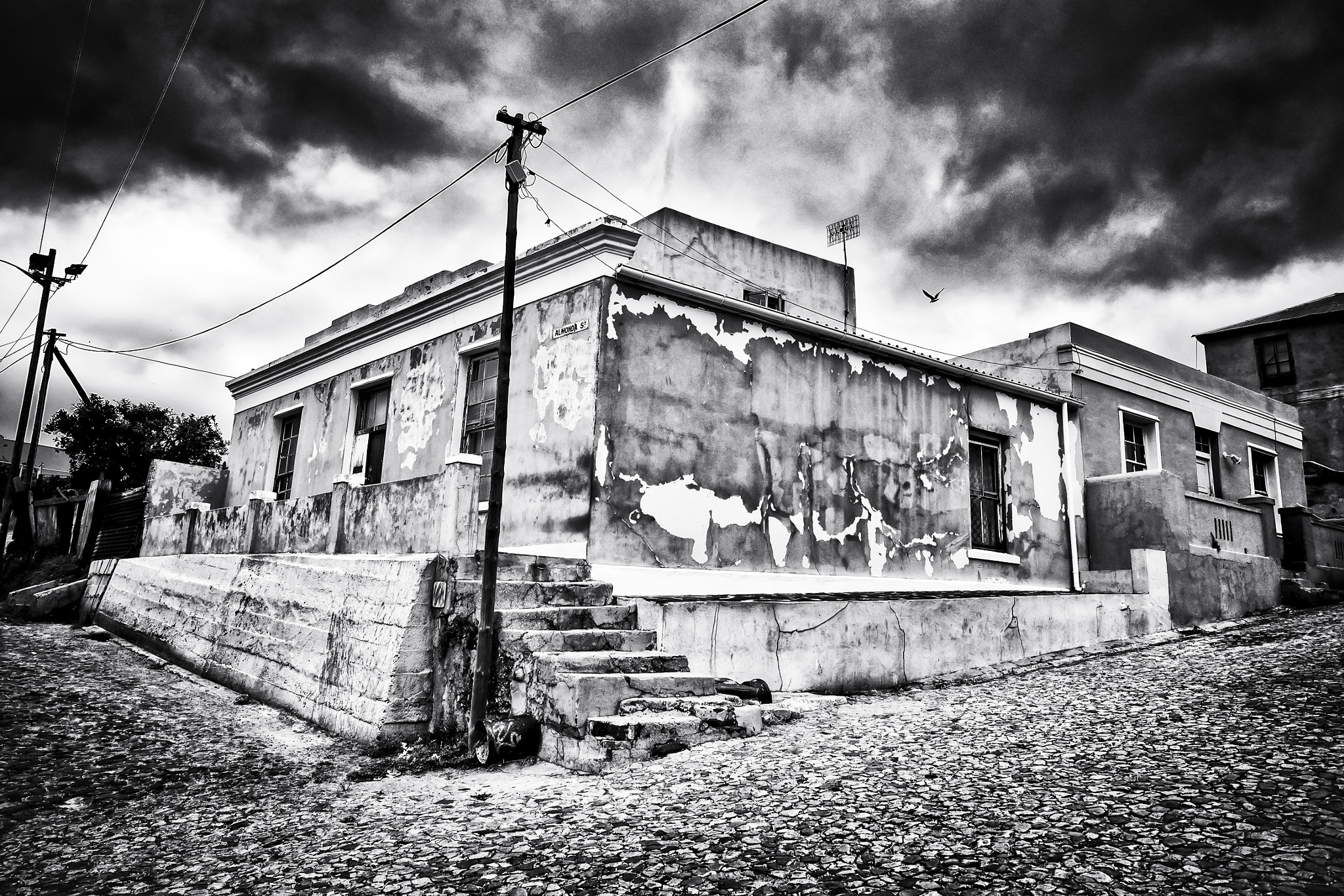 Olympus OM-D E-M10 + Olympus M.Zuiko Digital ED 12-40mm F2.8 Pro sample photo. Raw life contrasts of bo-kaap photography