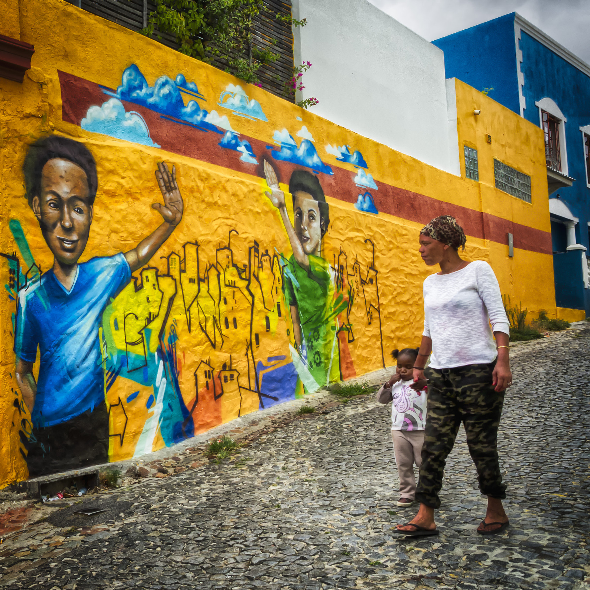 Olympus OM-D E-M10 + Olympus M.Zuiko Digital ED 12-40mm F2.8 Pro sample photo. Raw life contrasts of bo-kaap photography