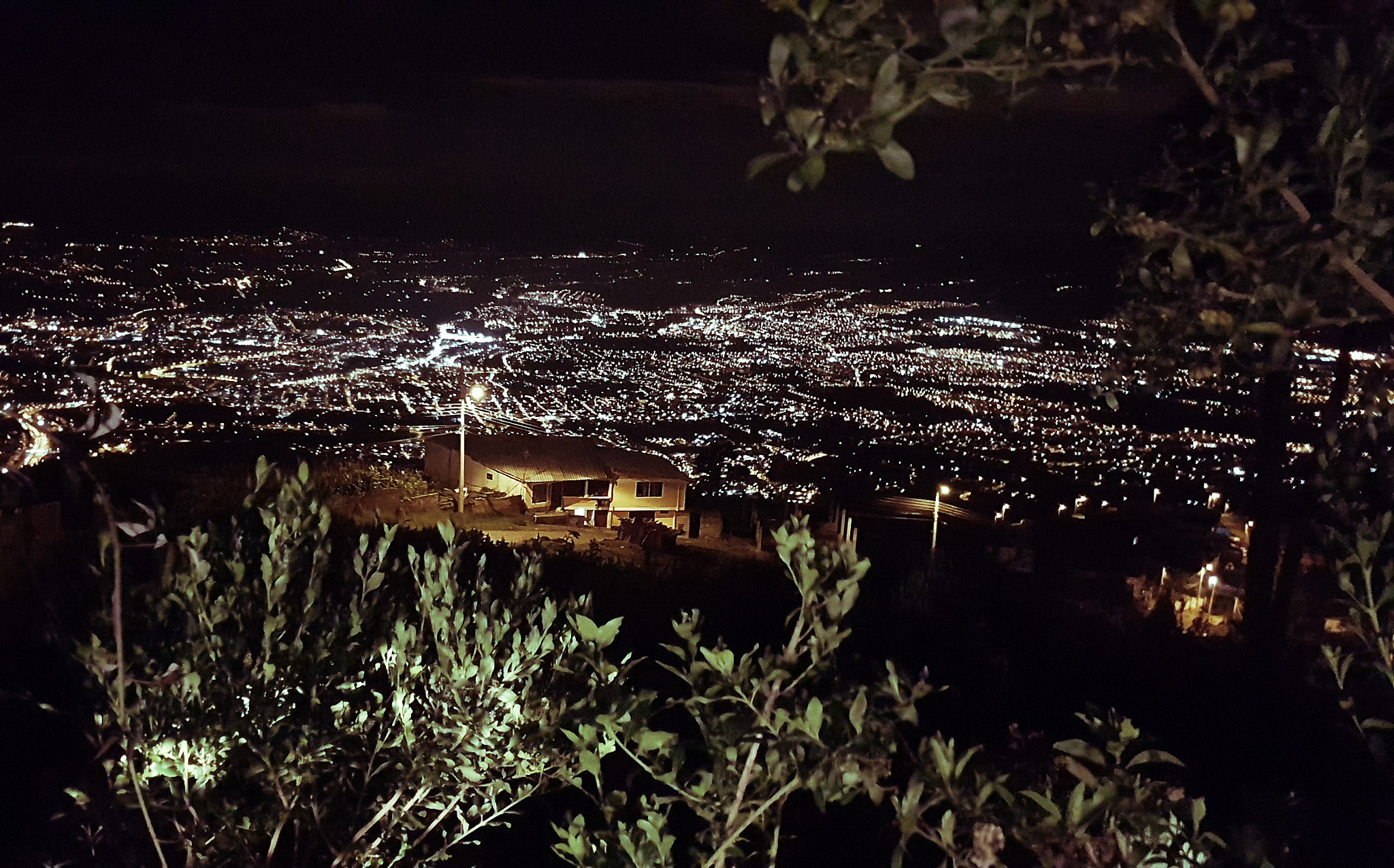 Samsung Galaxy S7 + Samsung Galaxy S7 Rear Camera sample photo. Quito photography