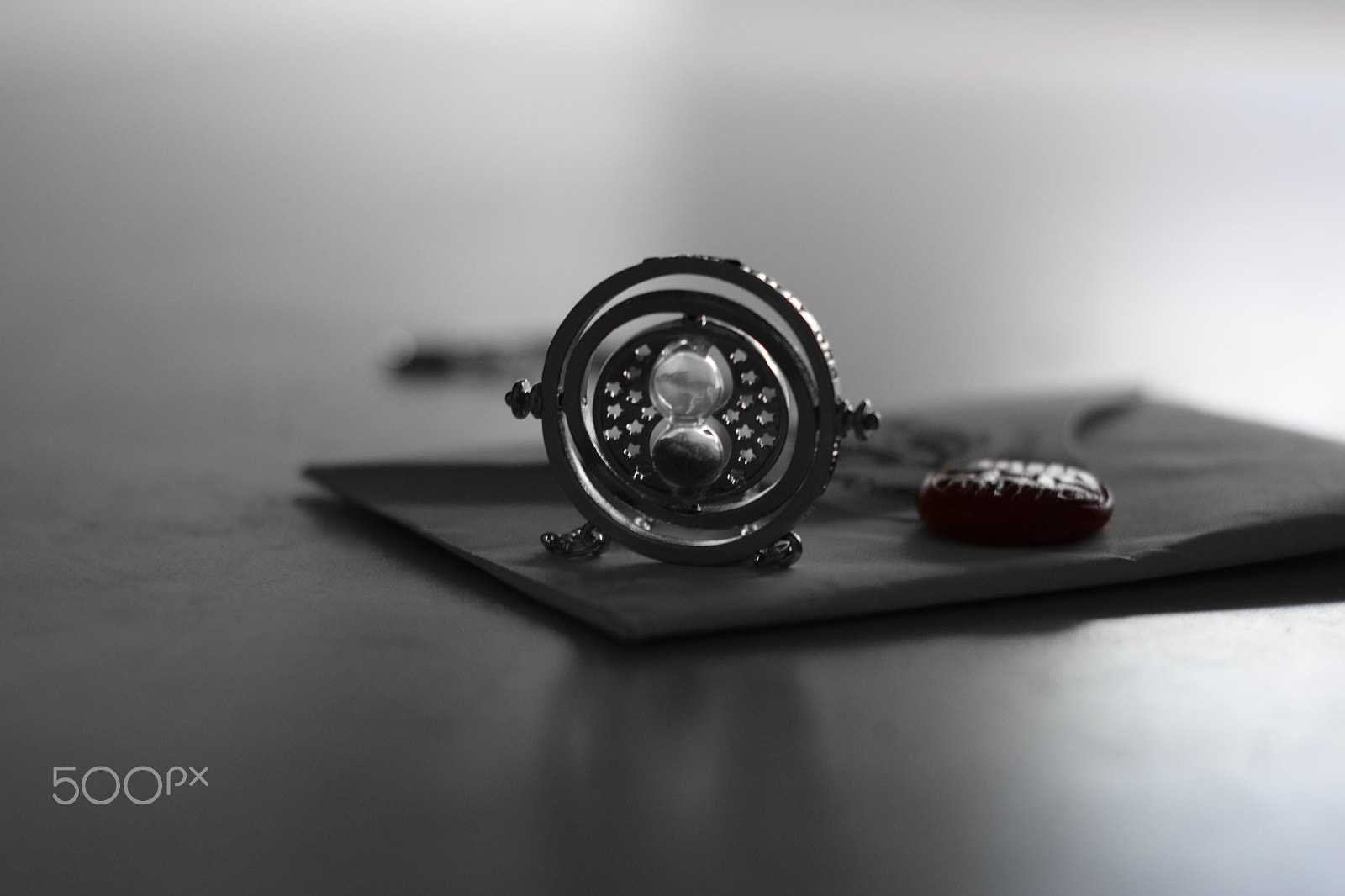 Nikon D3300 + Nikon AF Nikkor 50mm F1.8D sample photo. I mark the hours, every one..... photography