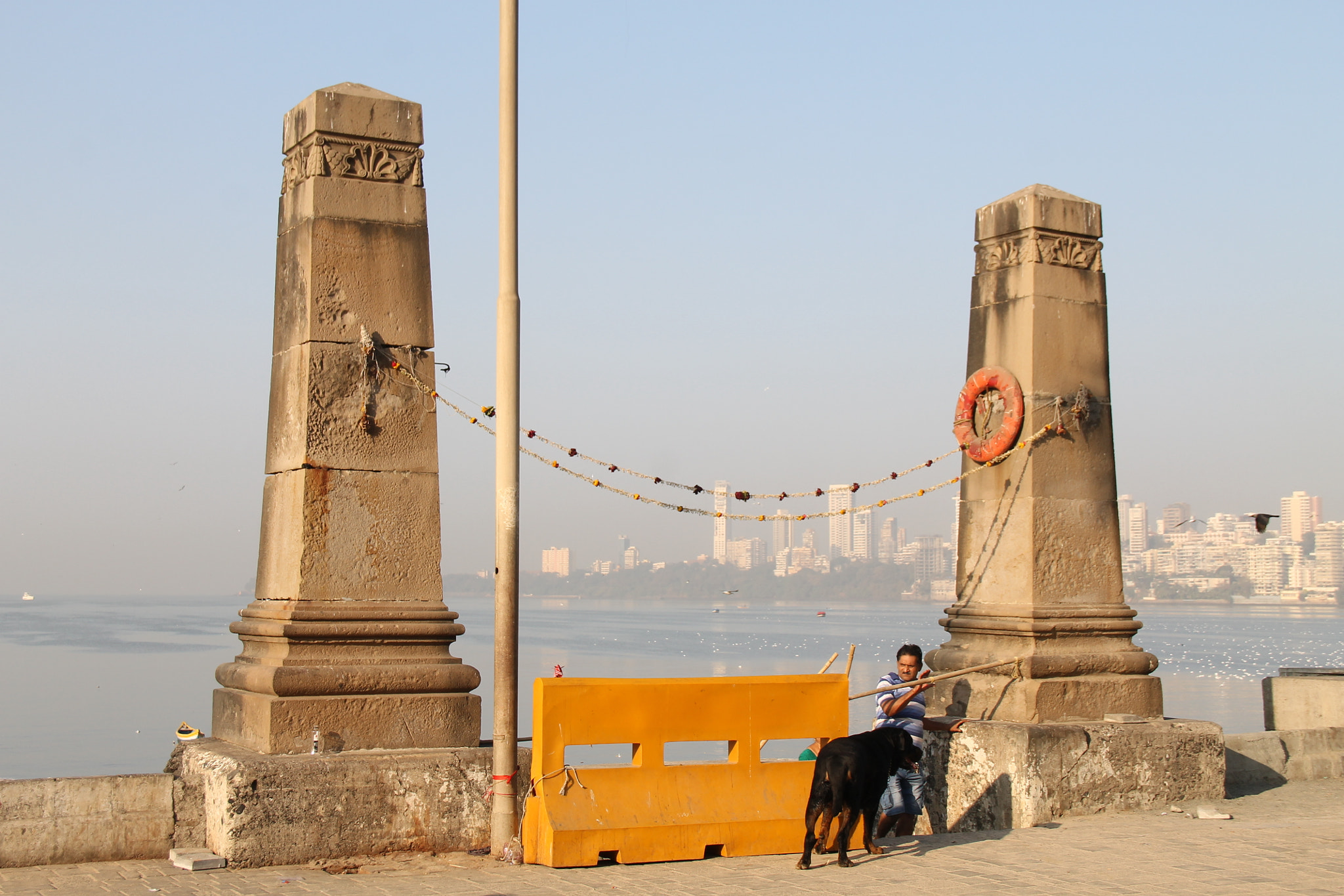 Canon EF-S 18-135mm F3.5-5.6 IS sample photo. Parsi column  photography