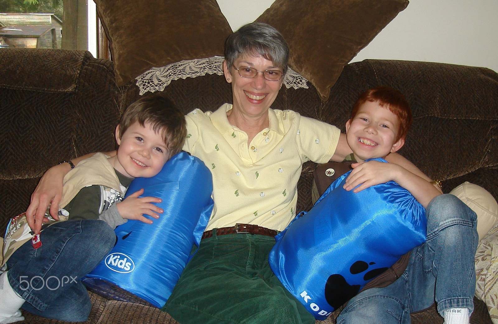 Sony DSC-S600 sample photo. Grandmother pat and our two grandsons photography
