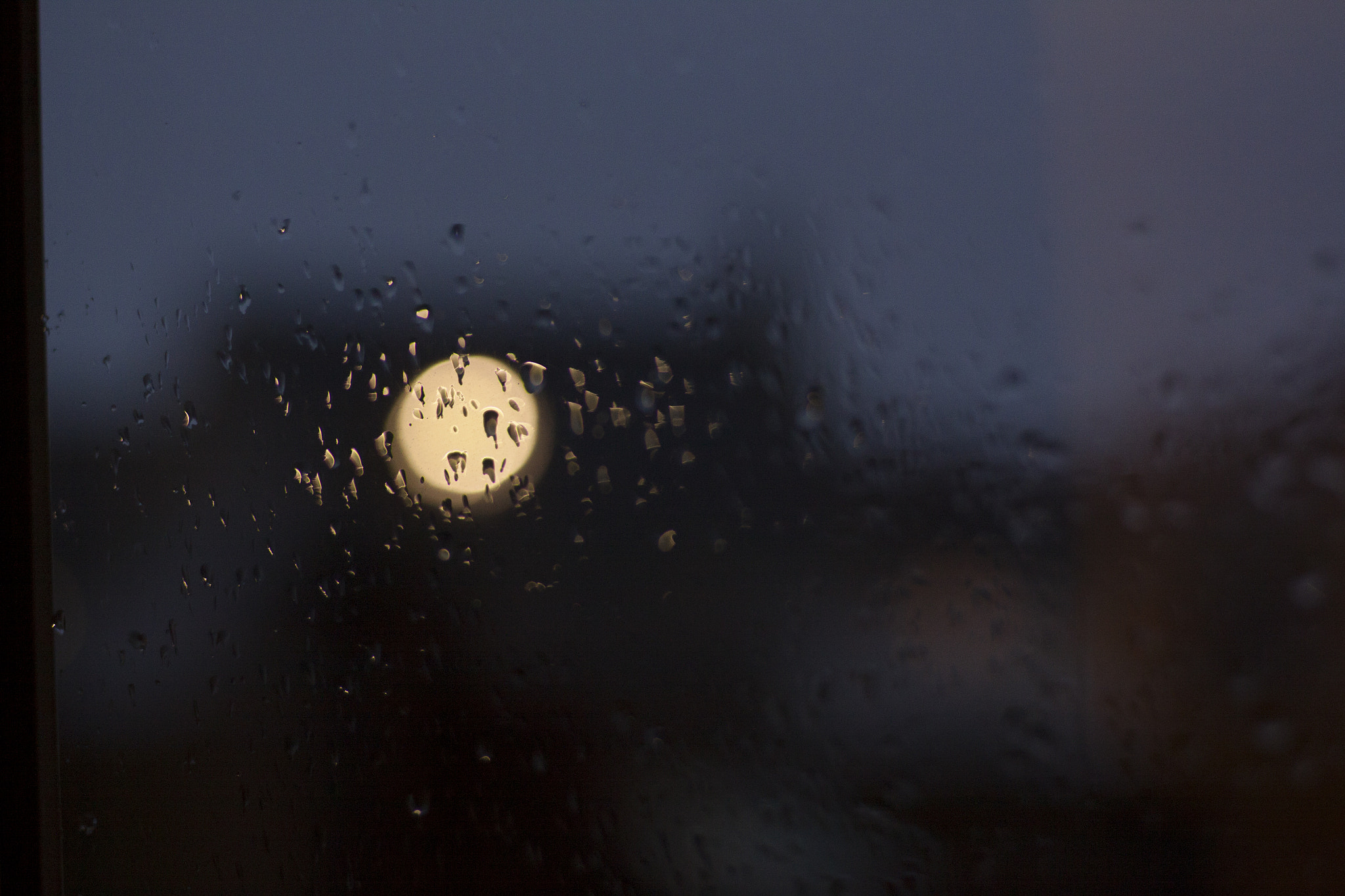 Canon EOS 50D + Canon EF 50mm F1.8 STM sample photo. Street lamp photography