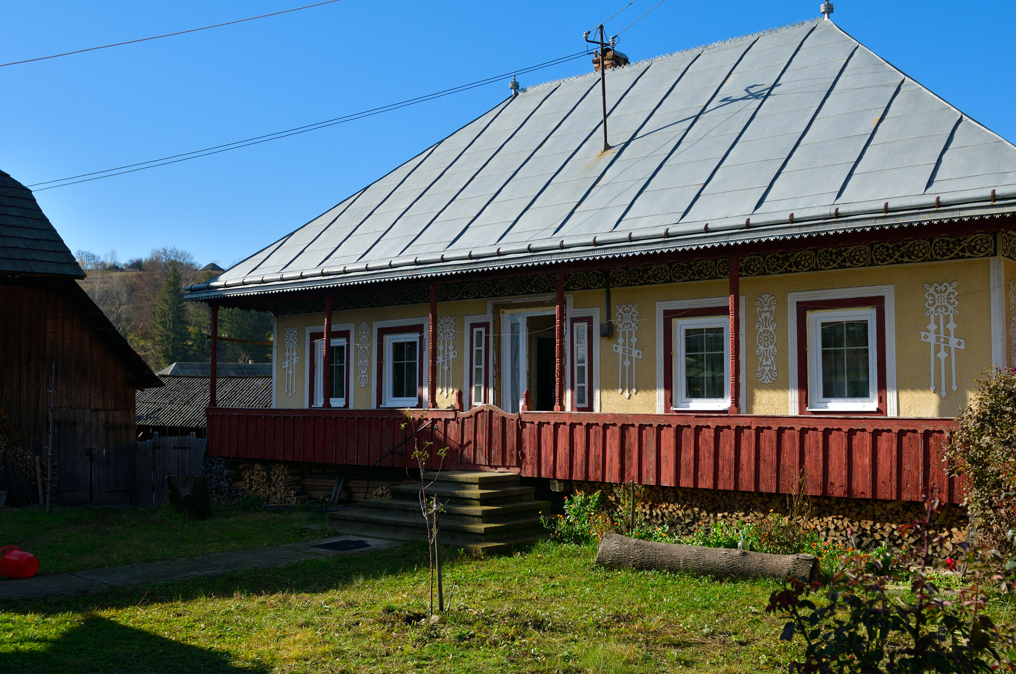 Nikon D300S sample photo. Old house in bucovina-roumania(125 years) photography