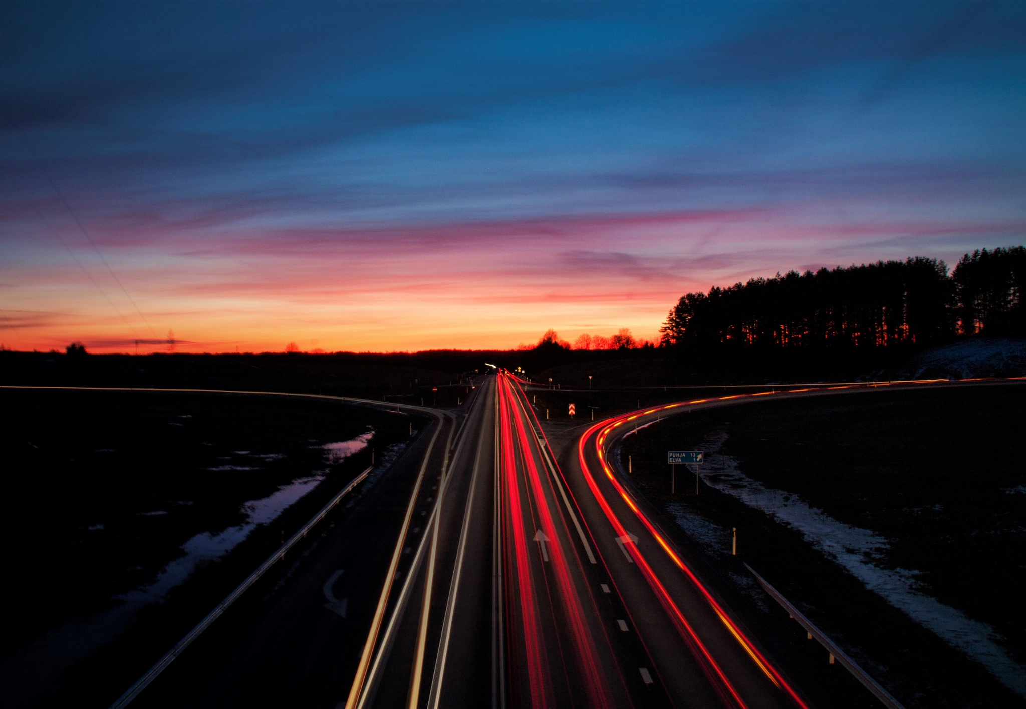 Canon EF-S 18-200mm F3.5-5.6 IS sample photo. Night road photography