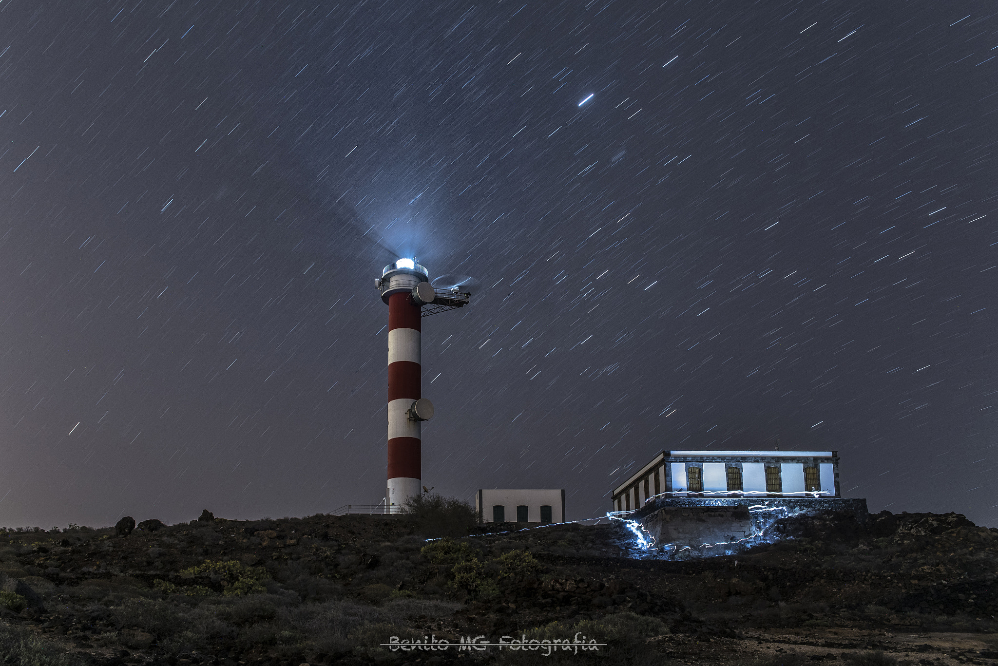 Nikon D750 sample photo. Jugando con las linternas en el faro de rasca photography