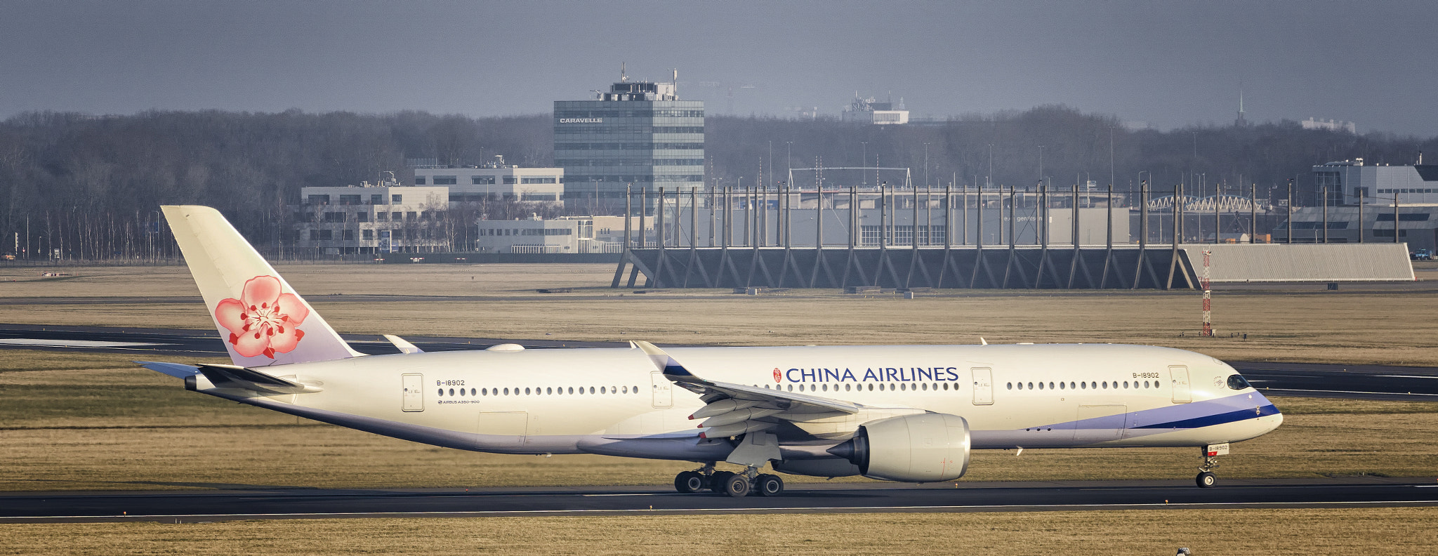 Sony a6000 + Sony FE 70-200mm F4 G OSS sample photo. B china airlines airbus acn photography