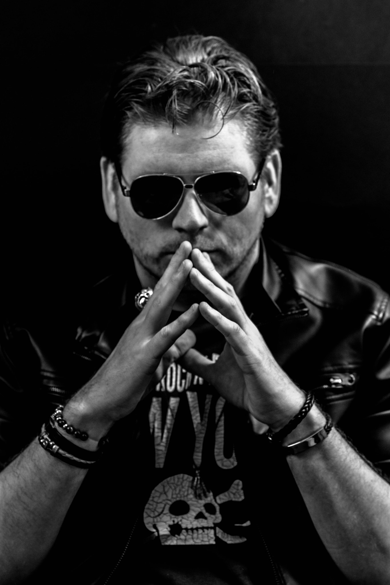 Nikon D5200 + Nikon AF Nikkor 50mm F1.8D sample photo. Light and dark photography