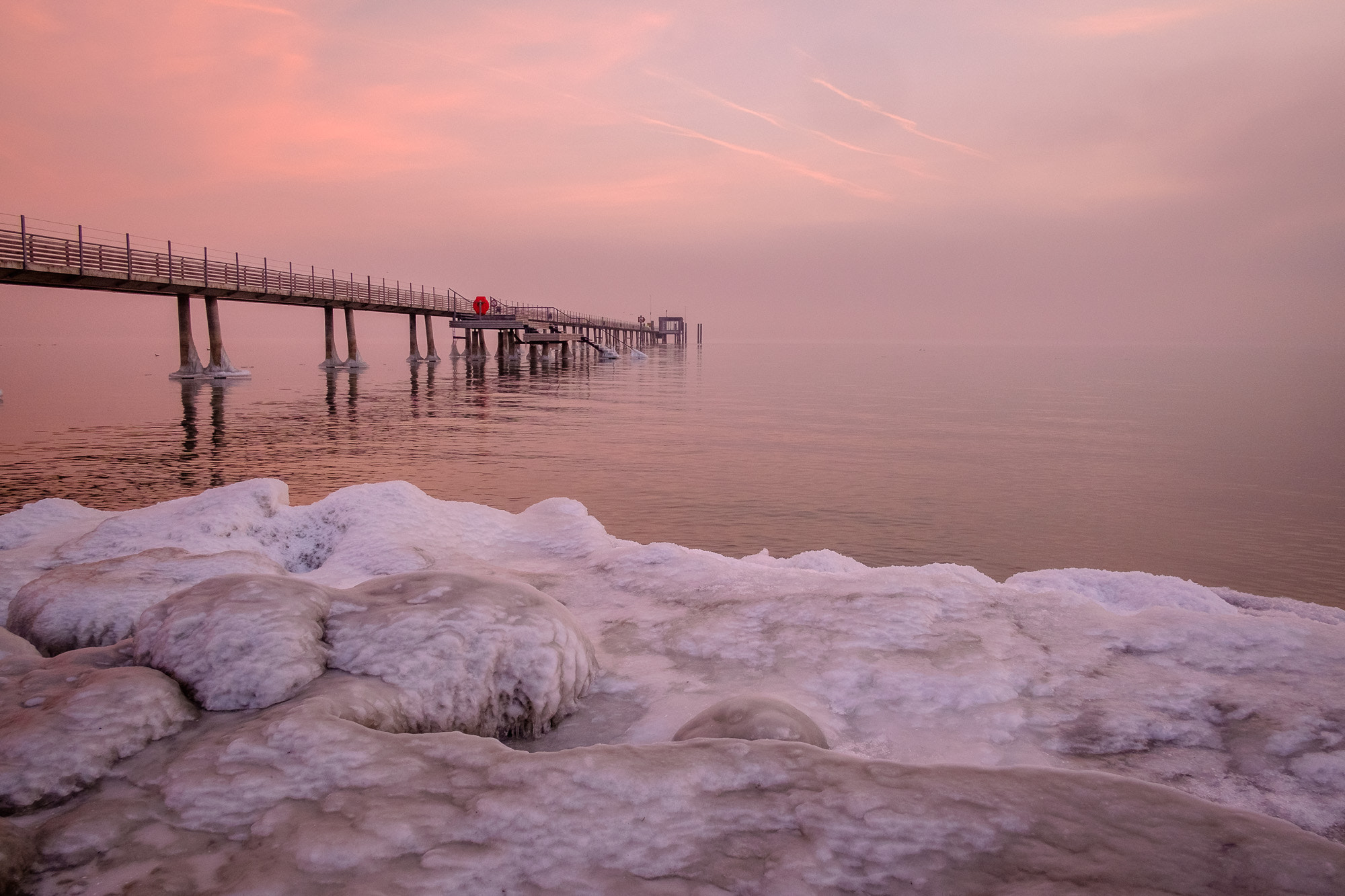 Fujifilm X-T1 + Fujifilm XF 18mm F2 R sample photo. Cold morning at the pier photography