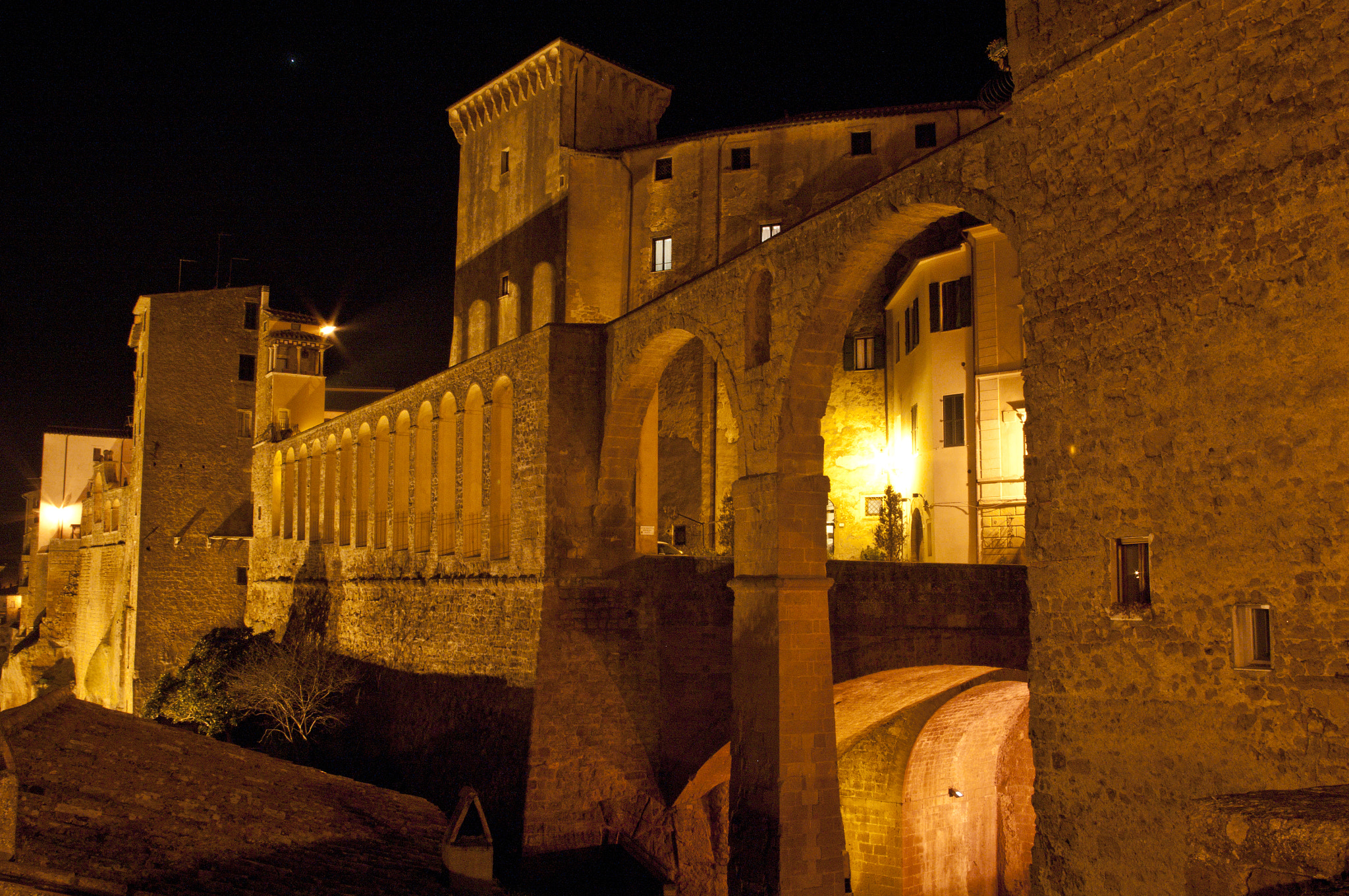 Pentax K20D sample photo. The golden night of pitigliano photography