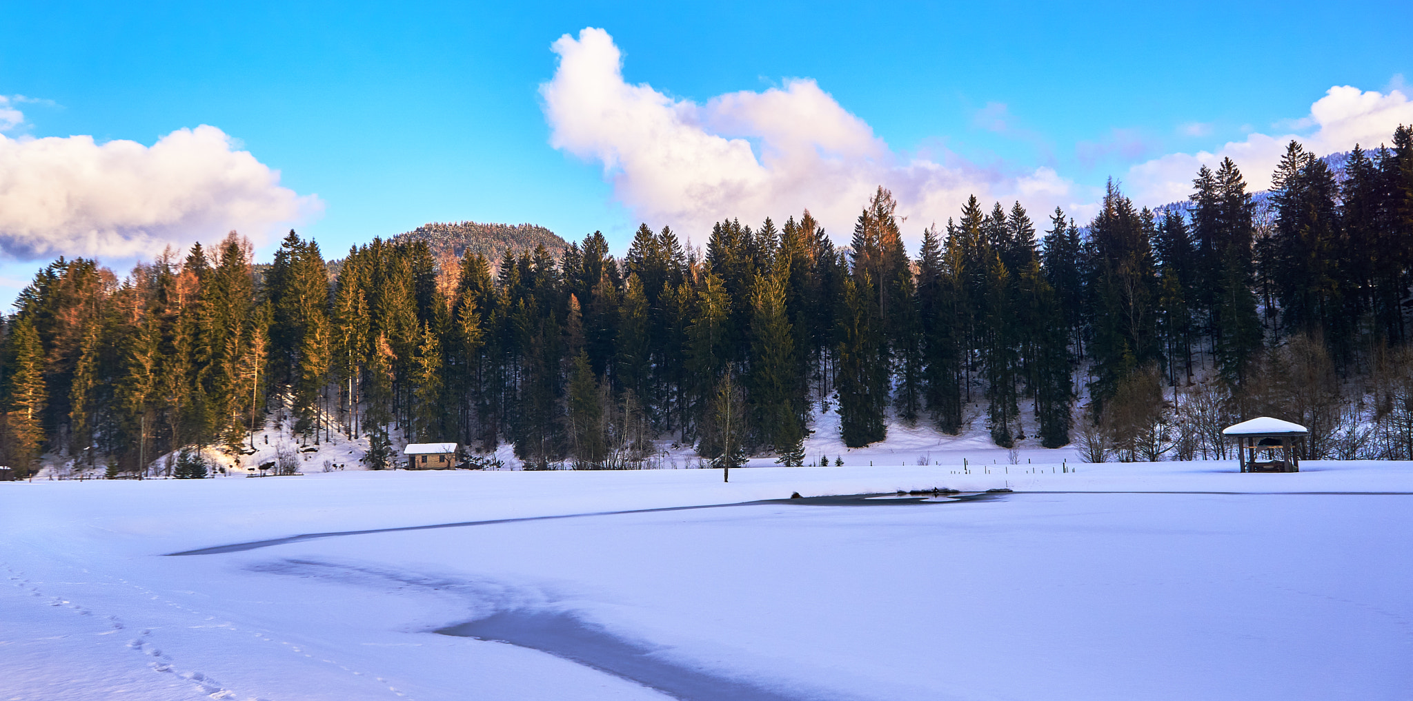 Sony E 18-55mm F3.5-5.6 OSS sample photo. Irgendwas mit blau photography
