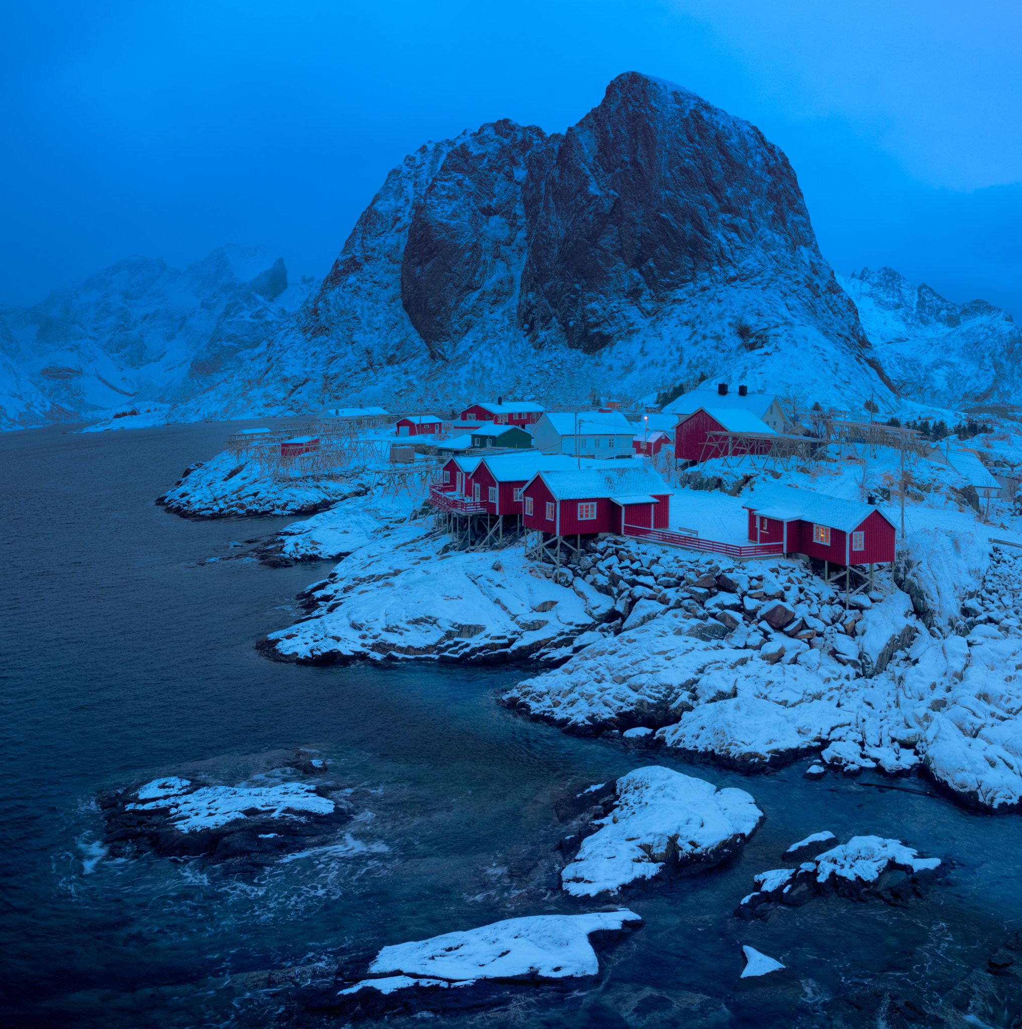 Nikon D810A + Nikon AF-S Nikkor 14-24mm F2.8G ED sample photo. Hamnoy, norway photography