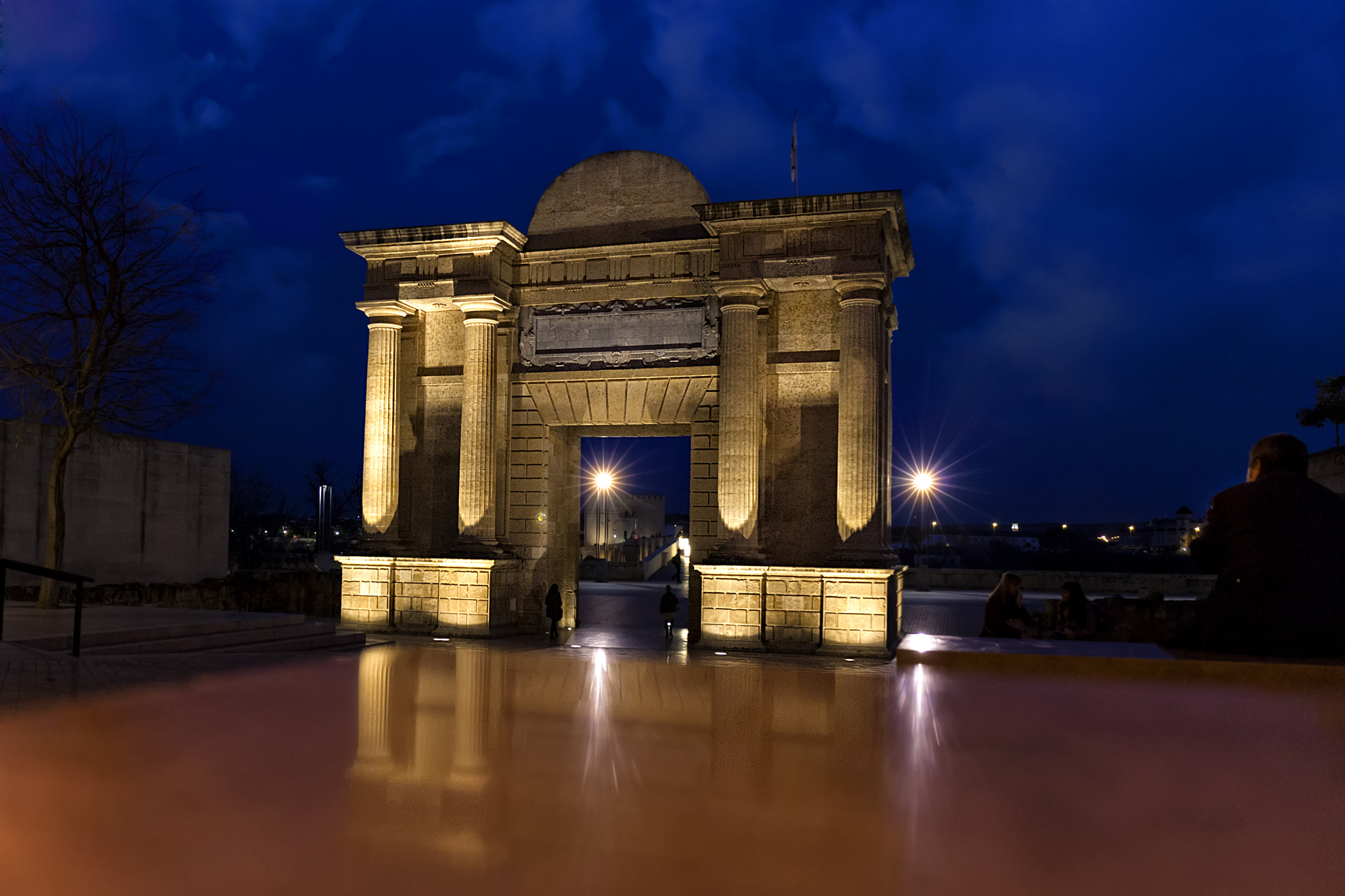 Canon EF 24-70mm F4L IS USM sample photo. Puerta puente romano photography