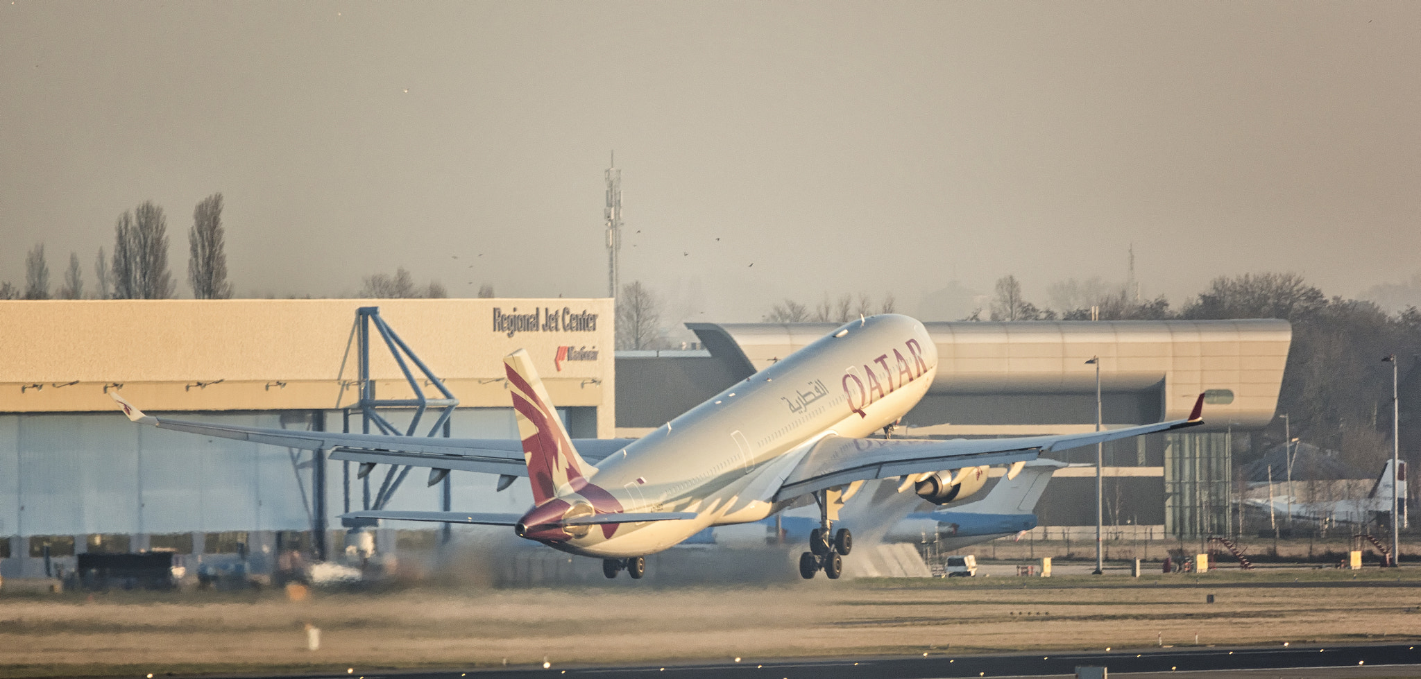 Sigma 150-600mm F5-6.3 DG OS HSM | C sample photo. Aaed qatar airways airbus acn photography