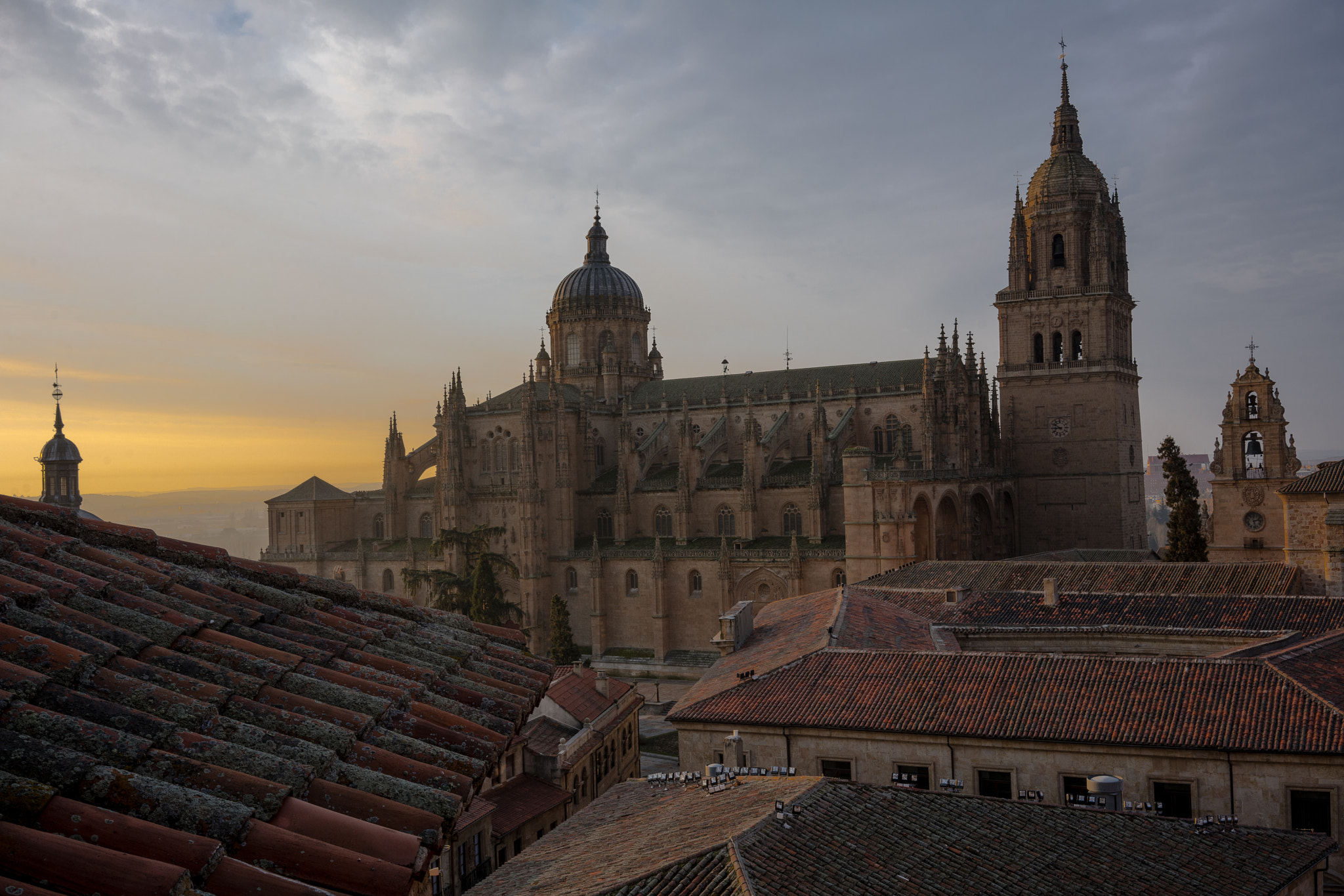 Sony a7R II + Sony Sonnar T* FE 35mm F2.8 ZA sample photo. Catedral photography