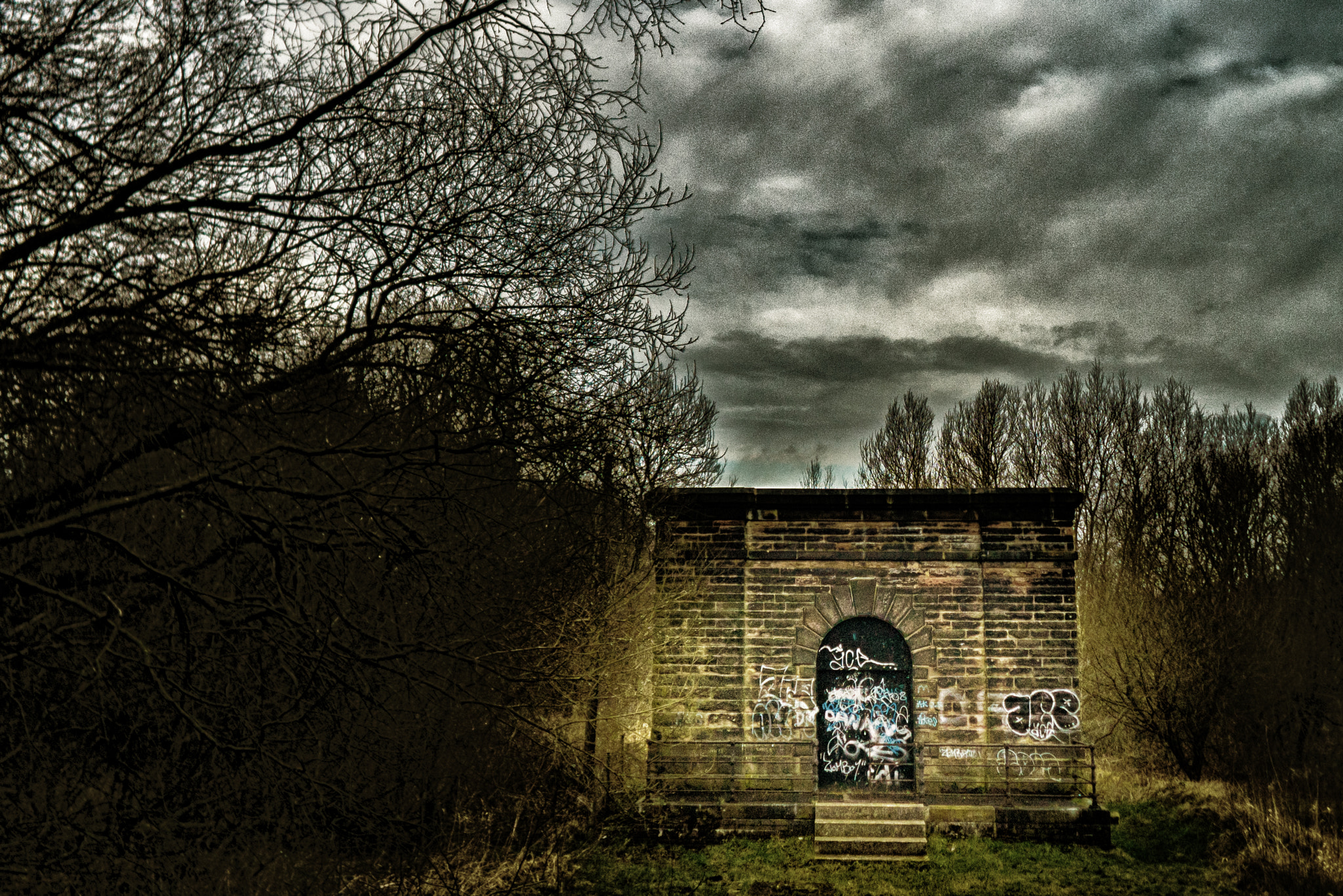 Samsung NX mini sample photo. Salford sky photography