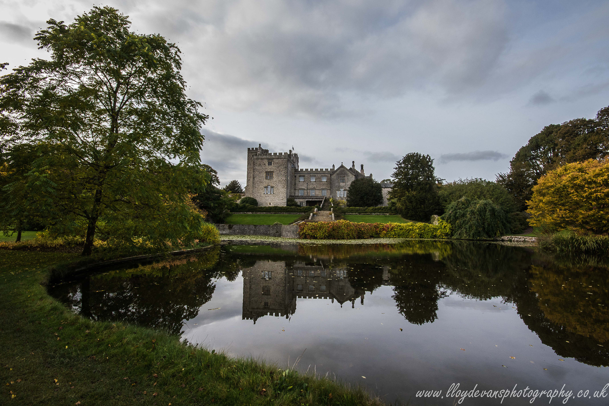 Sigma 10-20mm F4-5.6 EX DC HSM sample photo. Sizergh  castle photography