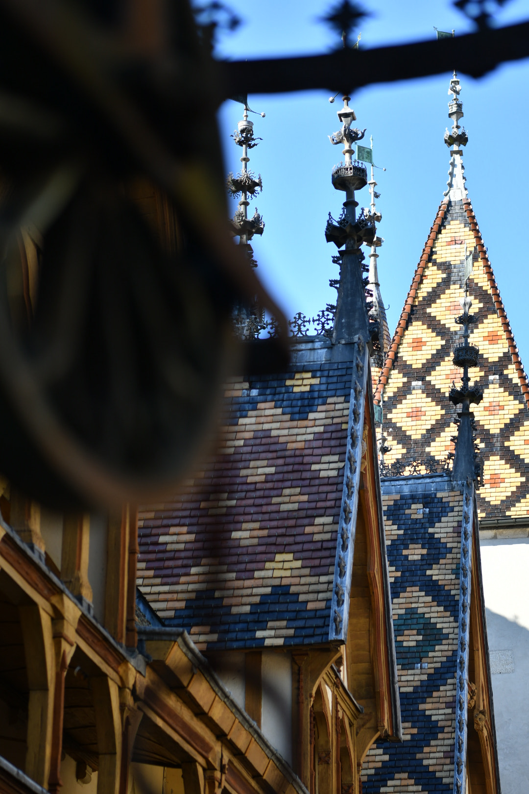 Nikon AF-S Nikkor 24-70mm F2.8E ED VR sample photo. Hospice in beaune... sunny day, nice shadows photography