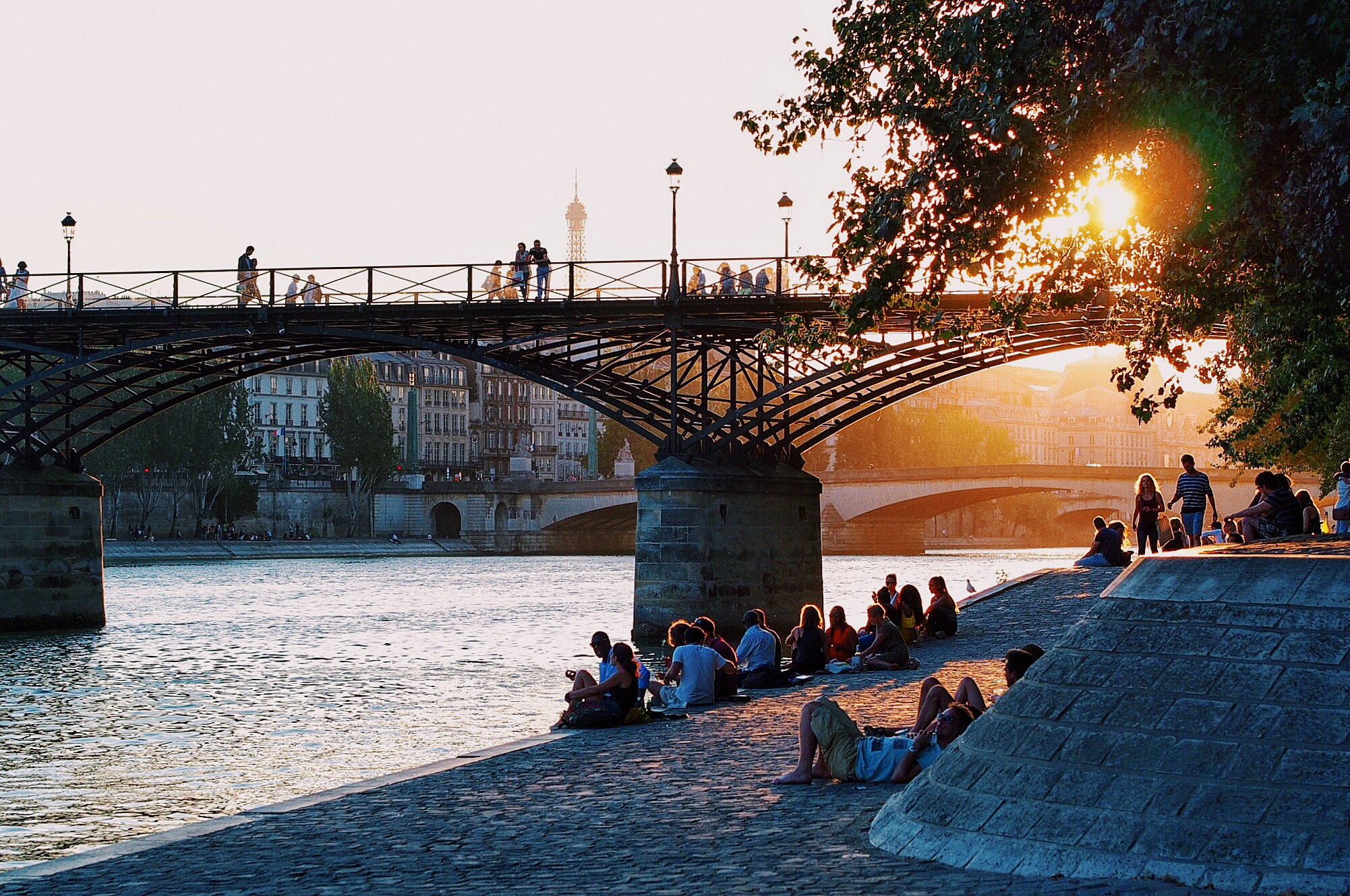 Olympus PEN E-P5 + Olympus M.Zuiko Digital 45mm F1.8 sample photo. Paris summer sunset photography