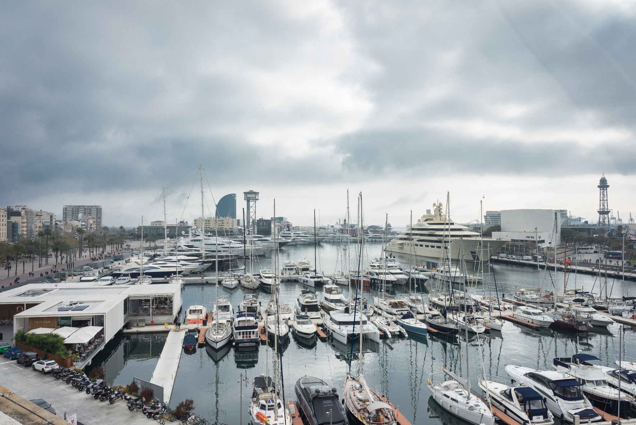 Sony a7R + Sony FE 28mm F2 sample photo. Barcelona harbour  photography